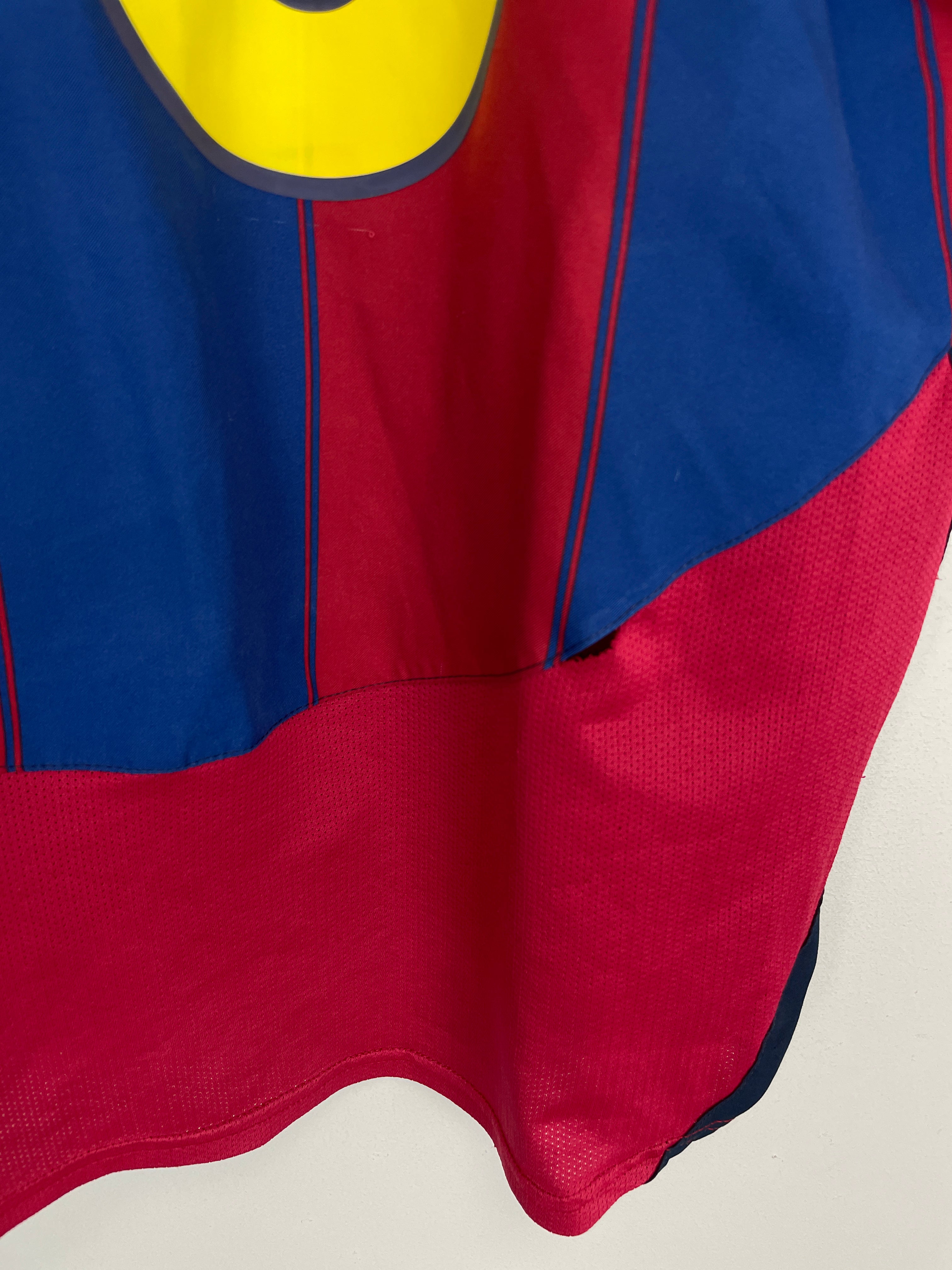 Shop 2003/04 BARCELONA RONALDINHO #10 HOME SHIRT (L) NIKE, classic football shirts, vintage football shirts & retro soccer jerseys at Cult Kits