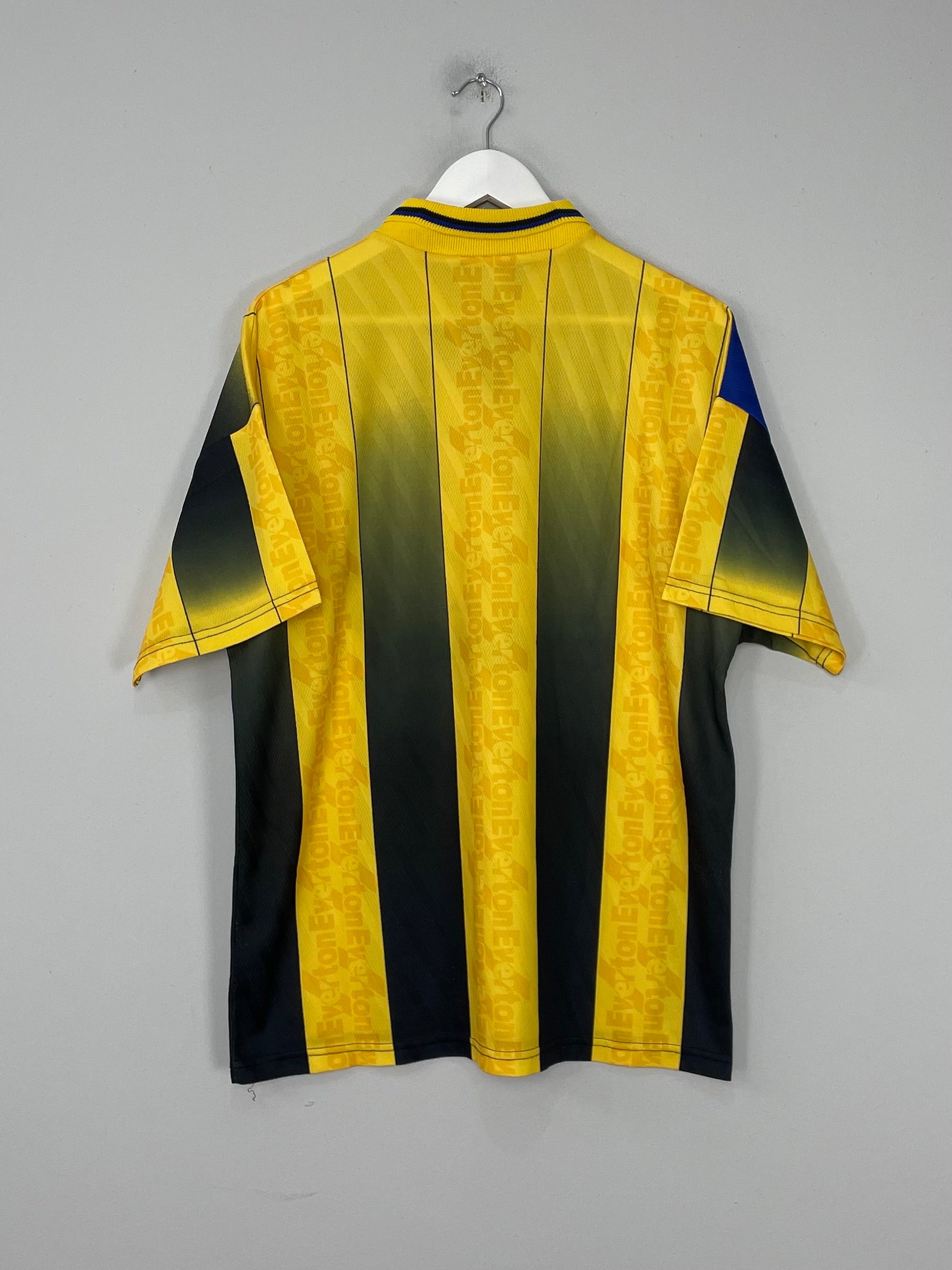 Shop 1996/98 EVERTON AWAY SHIRT (L) UMBRO, classic football shirts, vintage football shirts & retro soccer jerseys at Cult Kits