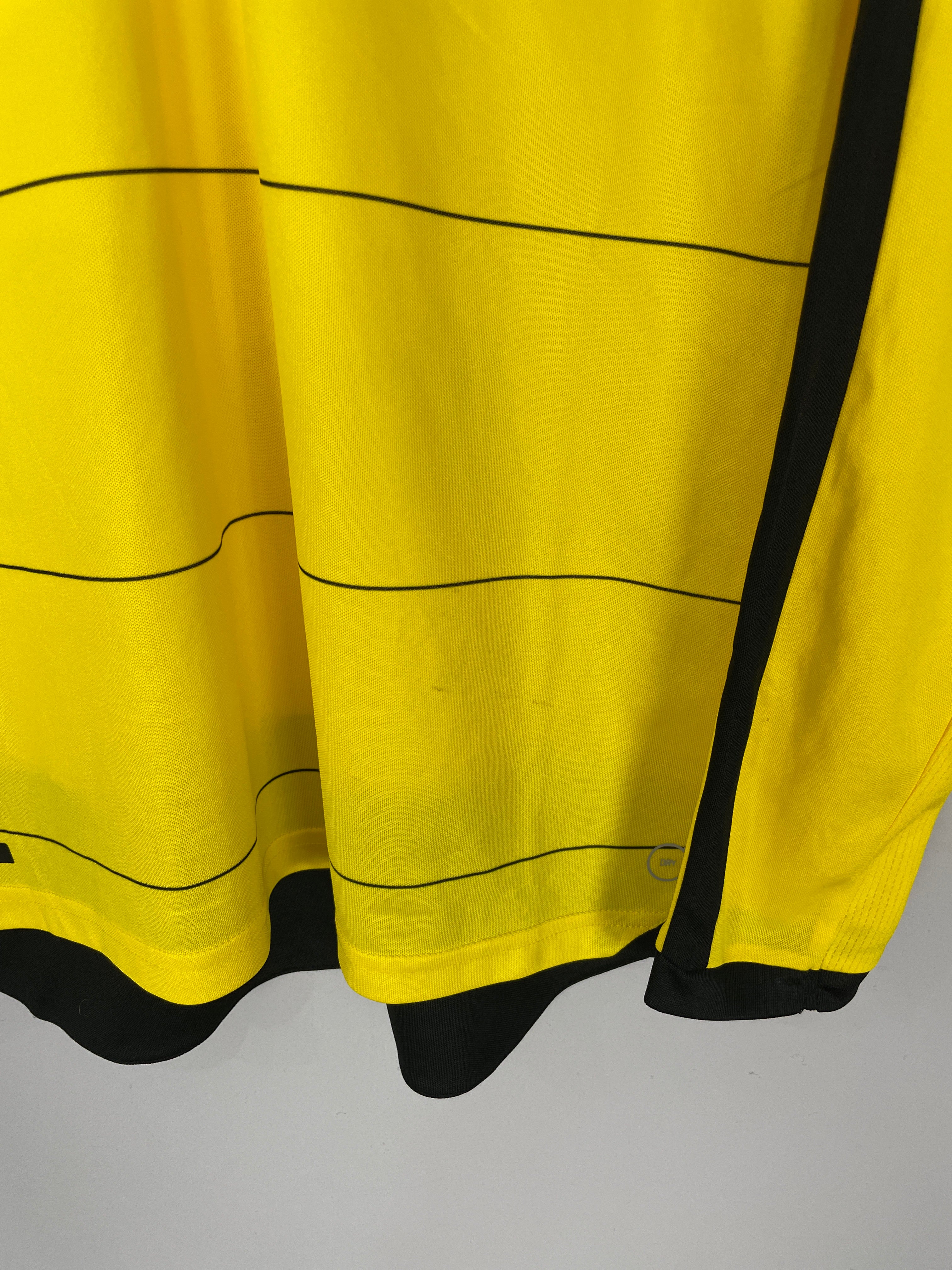 Shop 2015/16 DORTMUND AUBAMEYANG #17 L/S HOME SHIRT (XL) PUMA, classic football shirts, vintage football shirts & retro soccer jerseys at Cult Kits
