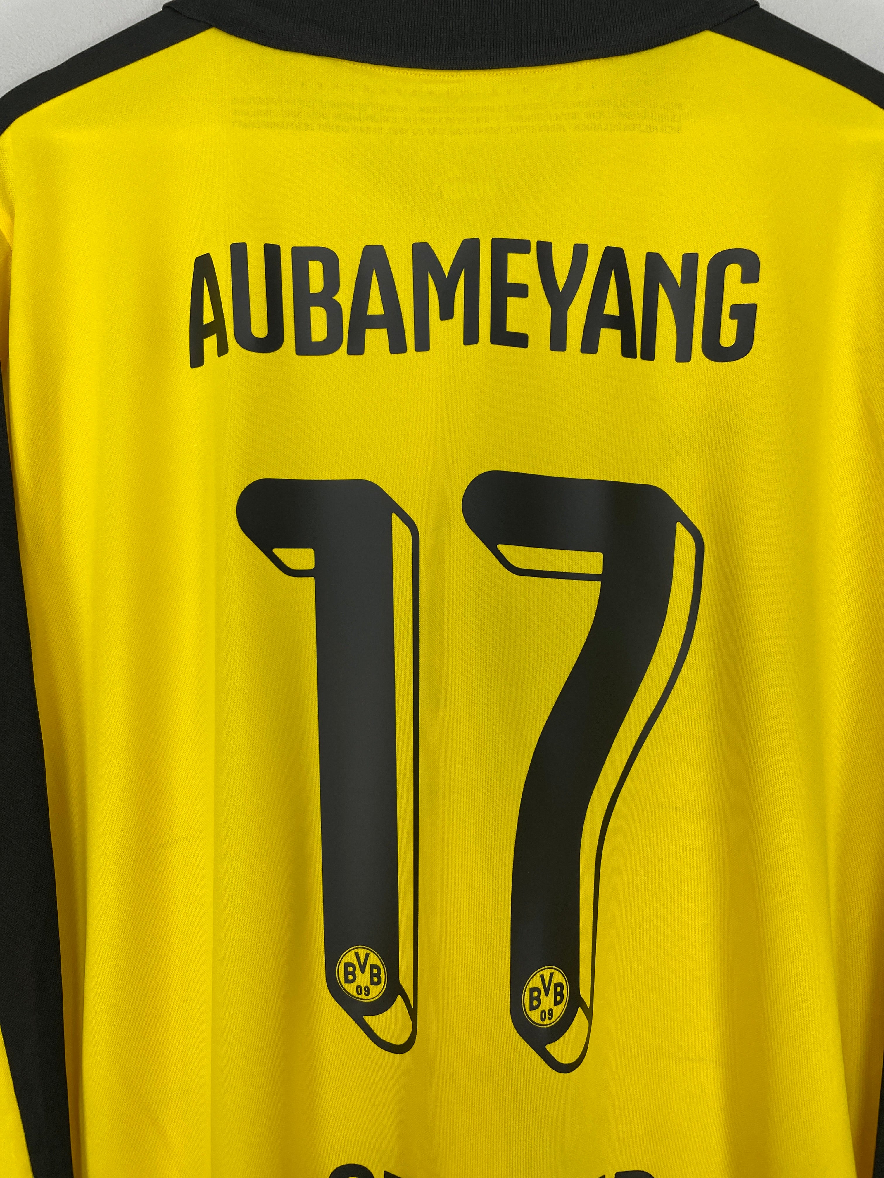 Shop 2015/16 DORTMUND AUBAMEYANG #17 L/S HOME SHIRT (XL) PUMA, classic football shirts, vintage football shirts & retro soccer jerseys at Cult Kits