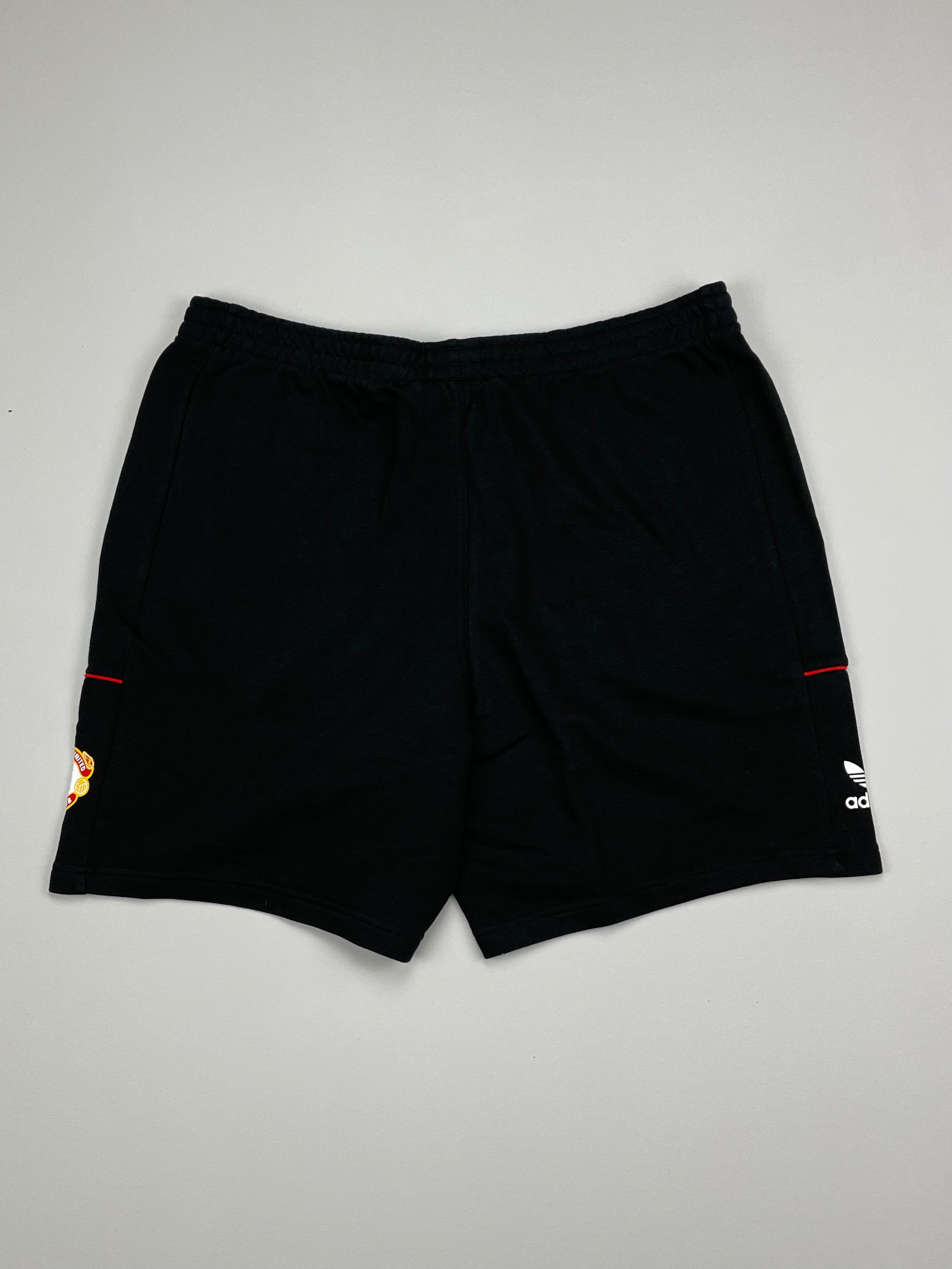 Shop 2021/22 MANCHESTER UNITED *BNWT* SHORTS (XL) ADIDAS ORIGINALS, classic football shirts, vintage football shirts & retro soccer jerseys at Cult Kits