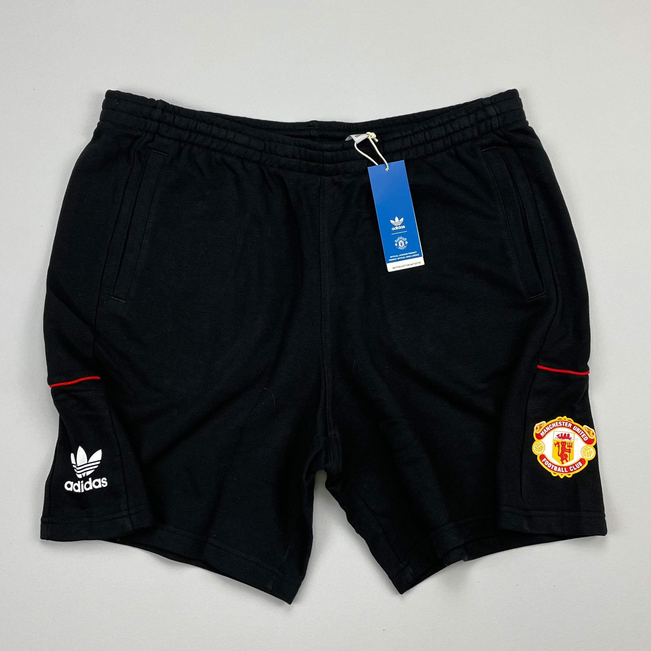 Shop 2021/22 MANCHESTER UNITED *BNWT* SHORTS (XL) ADIDAS ORIGINALS, classic football shirts, vintage football shirts & retro soccer jerseys at Cult Kits