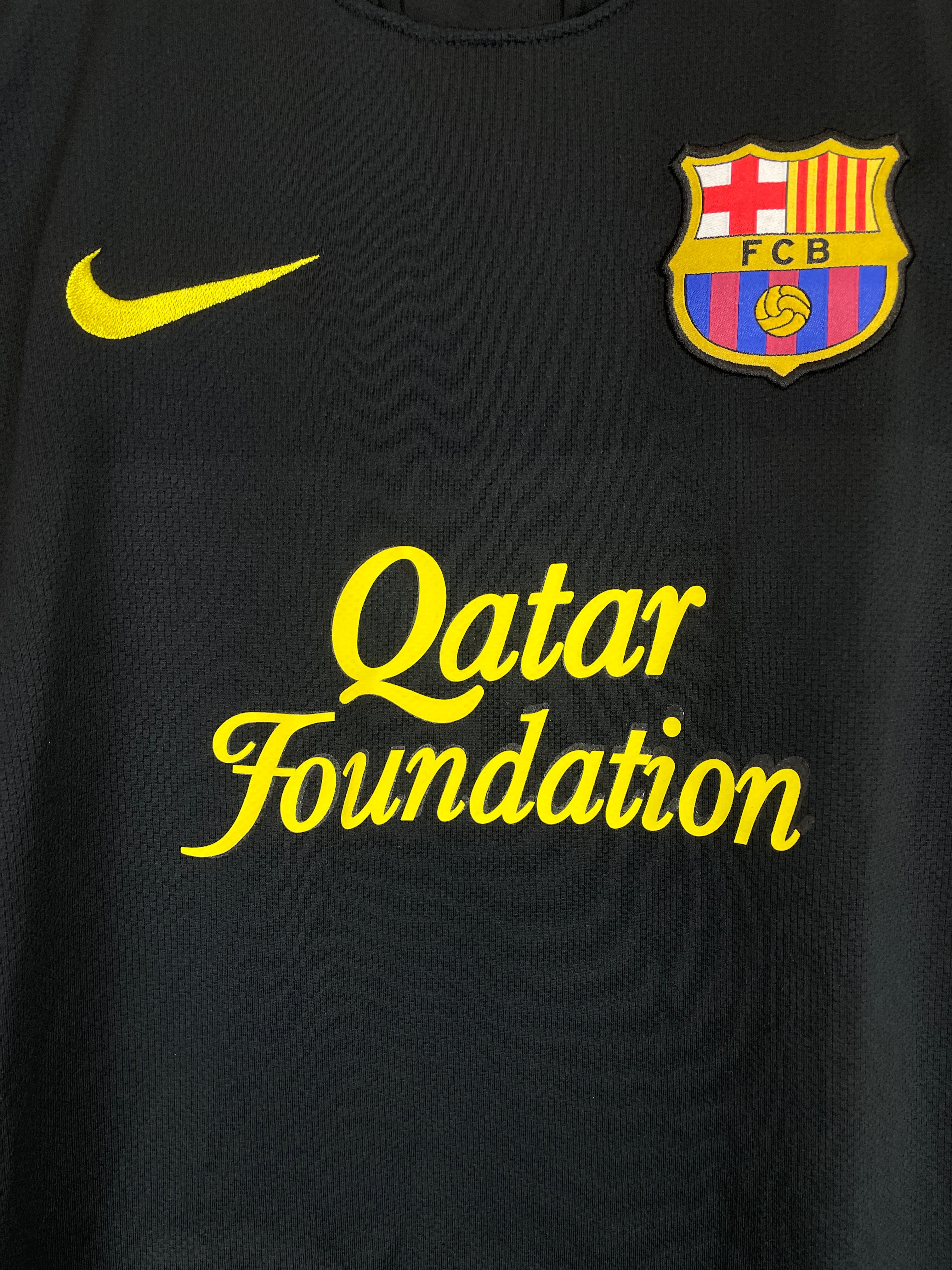 Shop 2011/12 BARCELONA PUYOL #5 AWAY SHIRT (S) NIKE, classic football shirts, vintage football shirts & retro soccer jerseys at Cult Kits