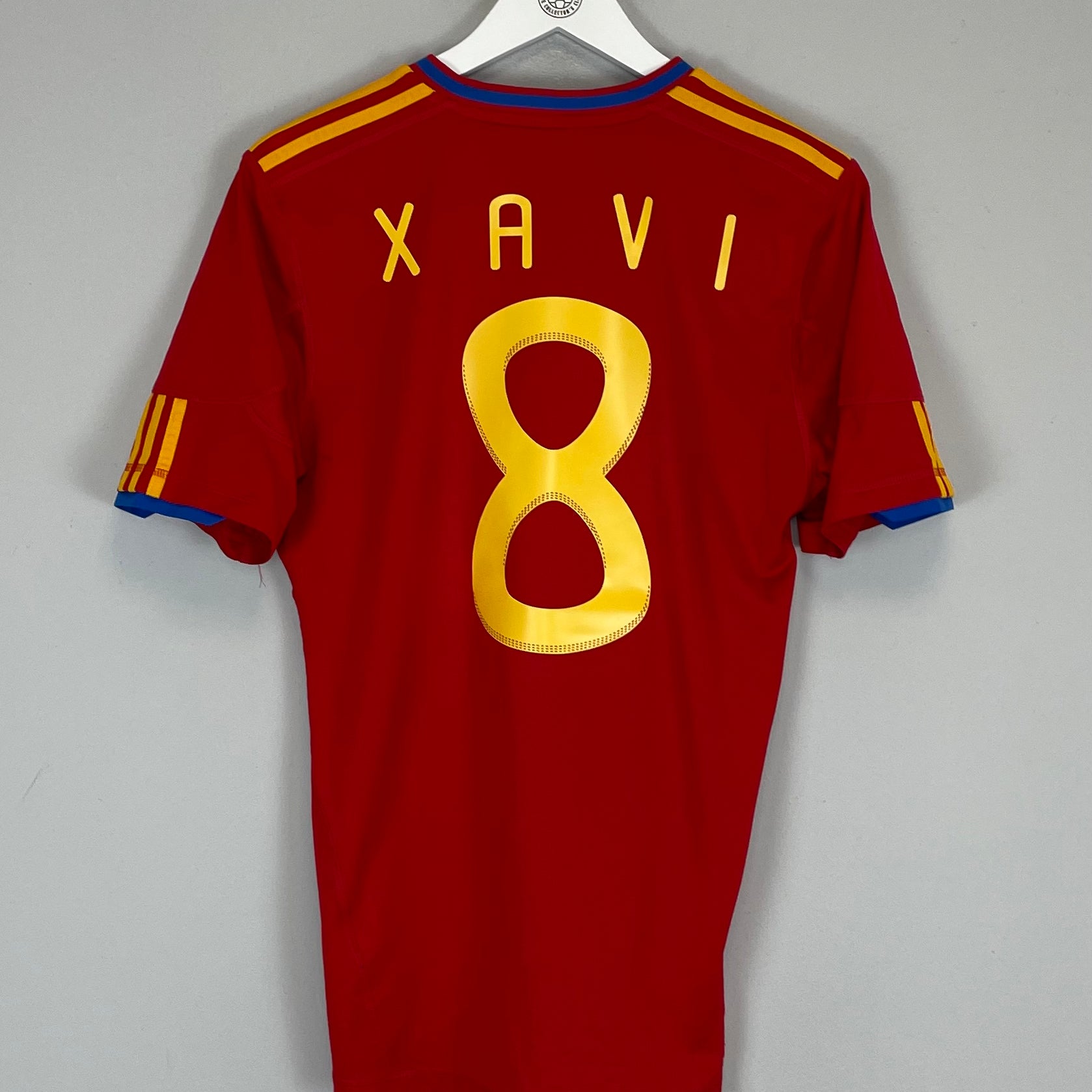 Shop 2009/10 SPAIN XAVI #8 HOME SHIRT (M) ADIDAS, classic football shirts, vintage football shirts & retro soccer jerseys at Cult Kits