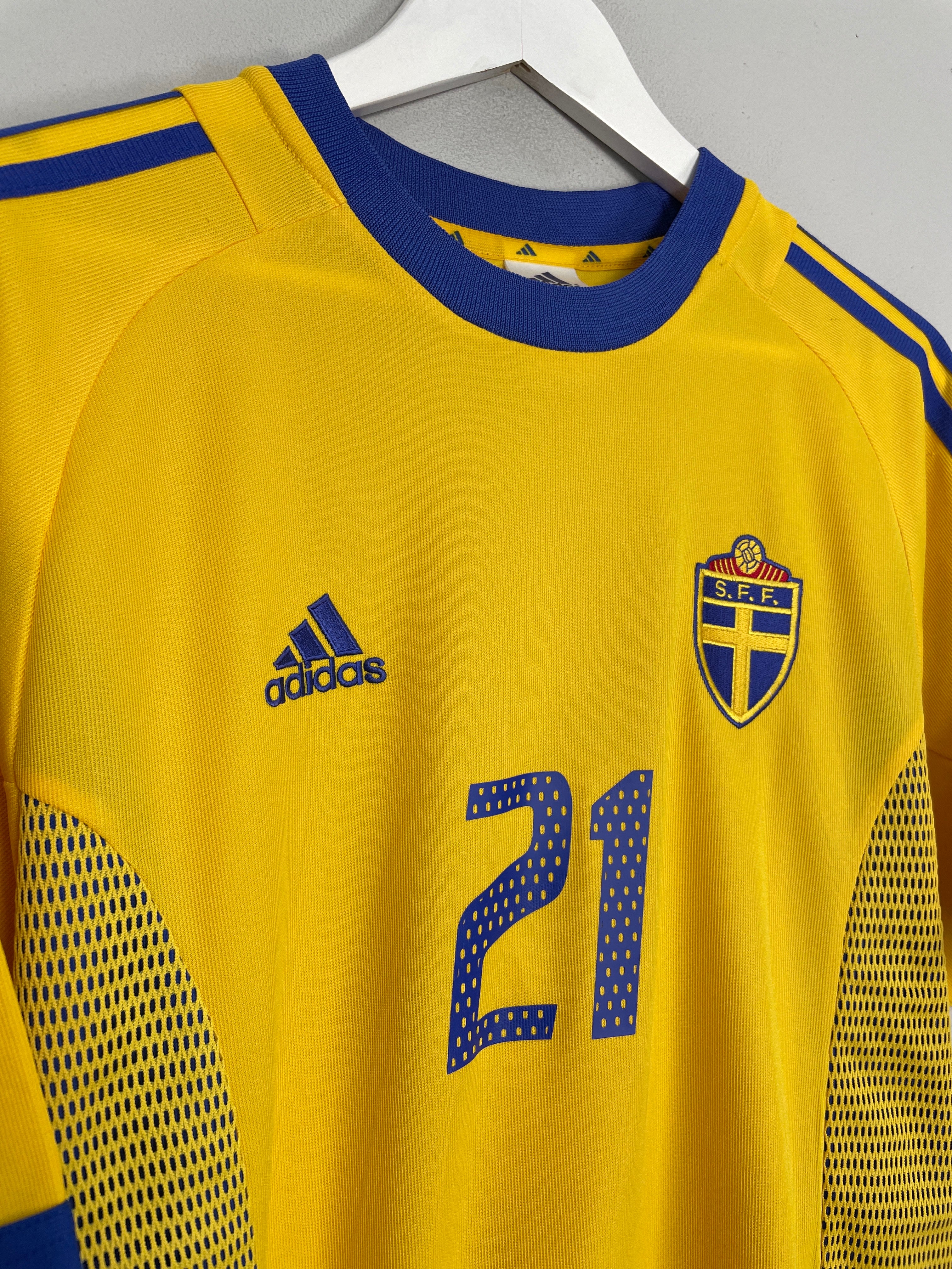 Shop 2002/03 SWEDEN IBRAHIMOVIC #21 HOME SHIRT (L) ADIDAS, classic football shirts, vintage football shirts & retro soccer jerseys at Cult Kits