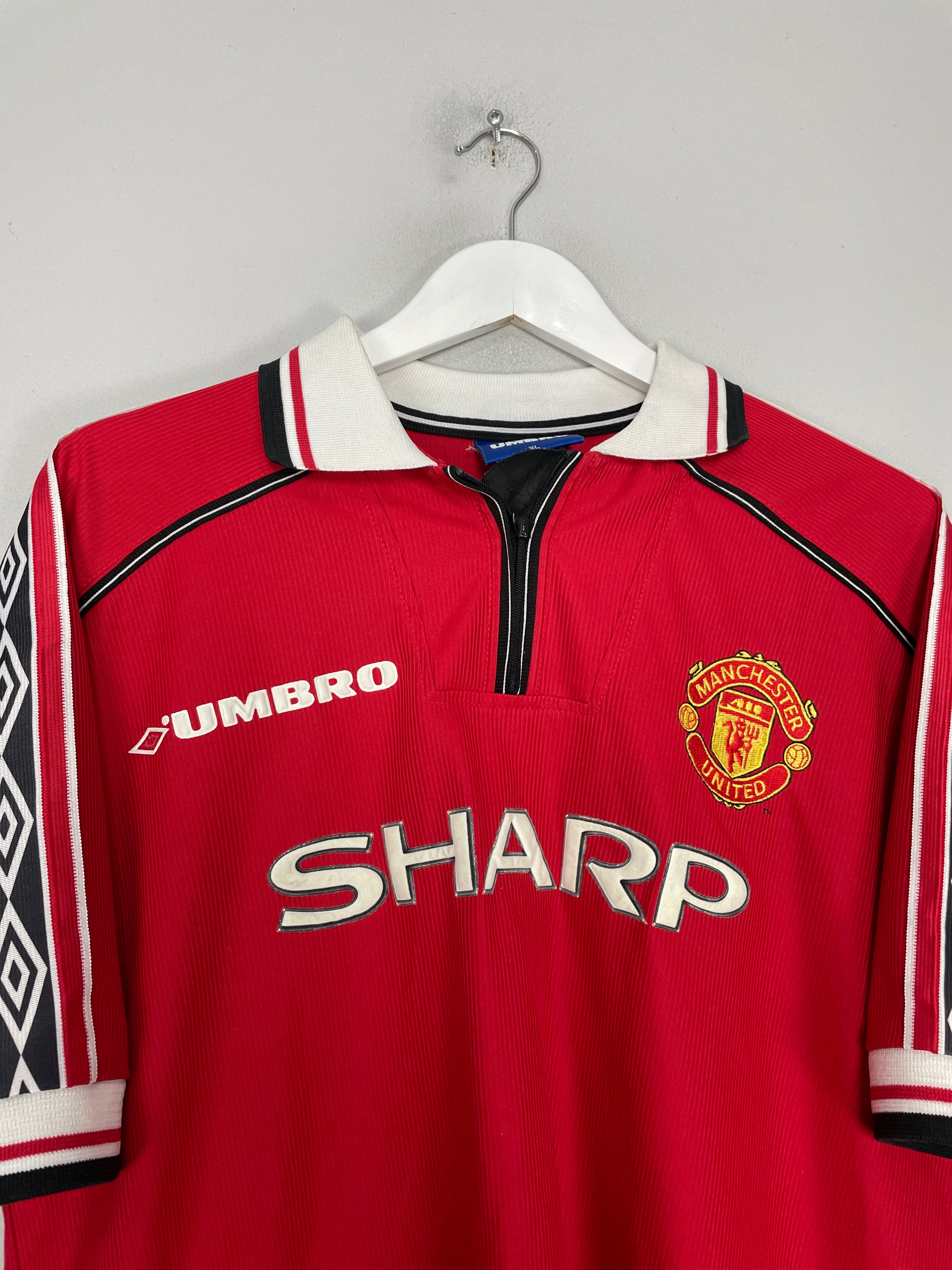 Shop 1998/00 MANCHESTER UNITED HOME SHIRT (XL) UMBRO, classic football shirts, vintage football shirts & retro soccer jerseys at Cult Kits