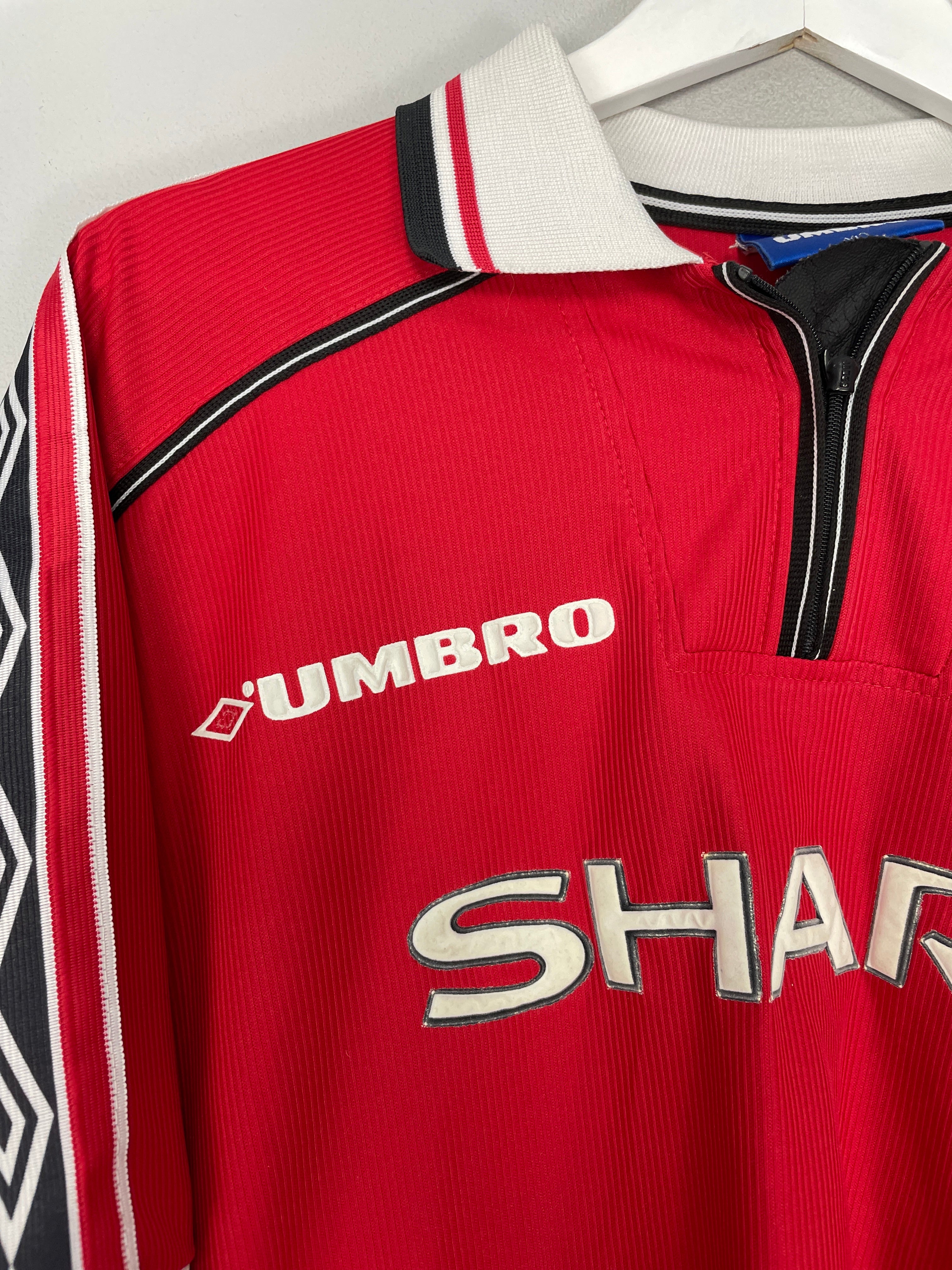 Shop 1998/00 MANCHESTER UNITED HOME SHIRT (XL) UMBRO, classic football shirts, vintage football shirts & retro soccer jerseys at Cult Kits
