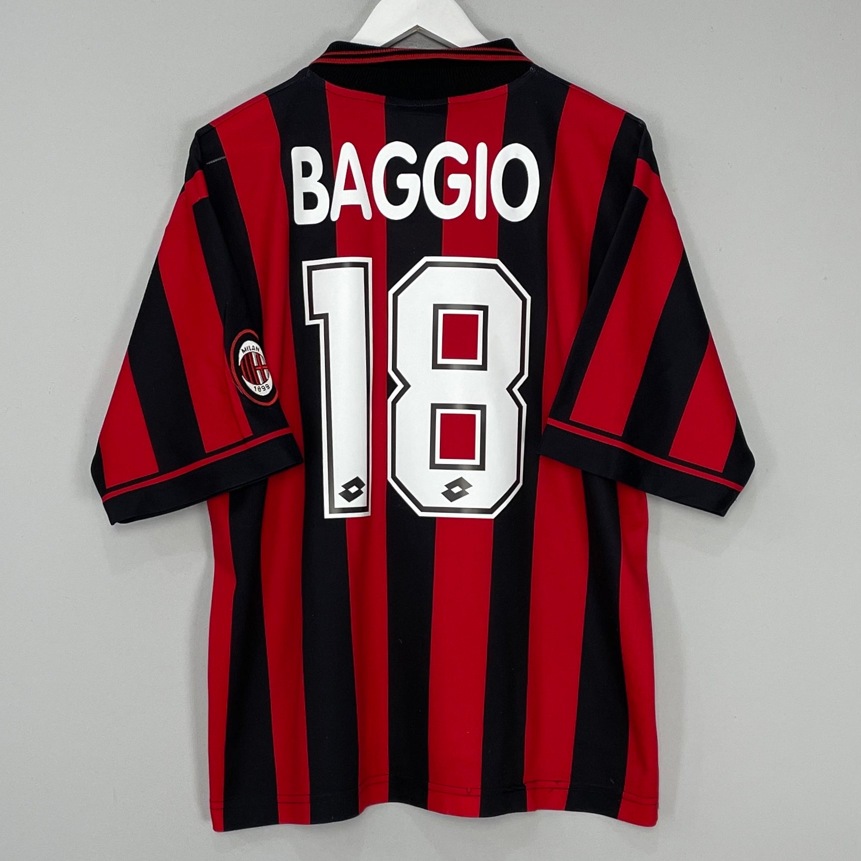 Shop 1996/97 AC MILAN BAGGIO #18 HOME SHIRT (L) LOTTO, classic football shirts, vintage football shirts & retro soccer jerseys at Cult Kits