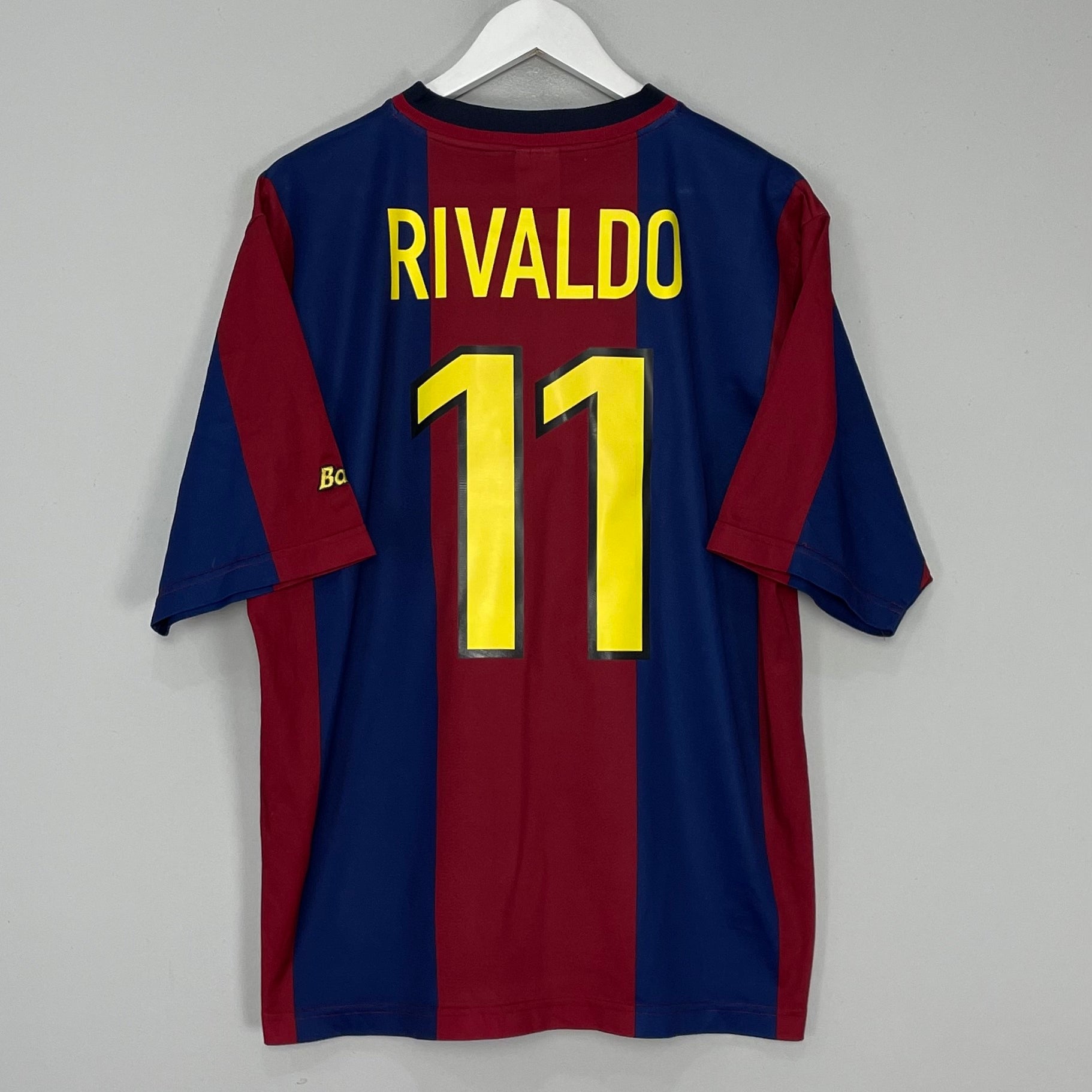 Shop 1998/00 BARCELONA RIVALDO #11 HOME SHIRT (L) NIKE BASIC, classic football shirts, vintage football shirts & retro soccer jerseys at Cult Kits