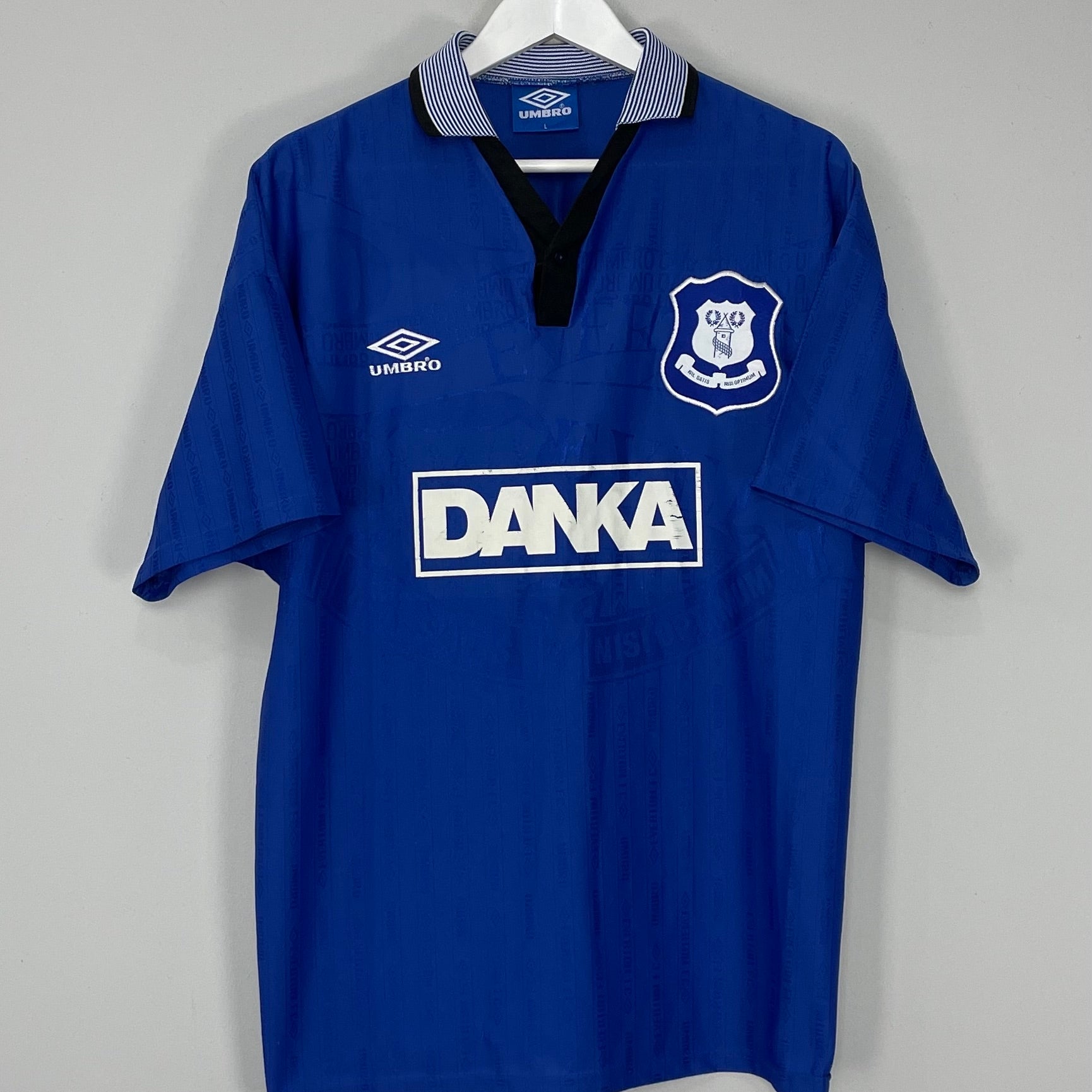 Shop 1995/97 EVERTON BARMBY #12 HOME SHIRT (L) UMBRO, classic football shirts, vintage football shirts & retro soccer jerseys at Cult Kits