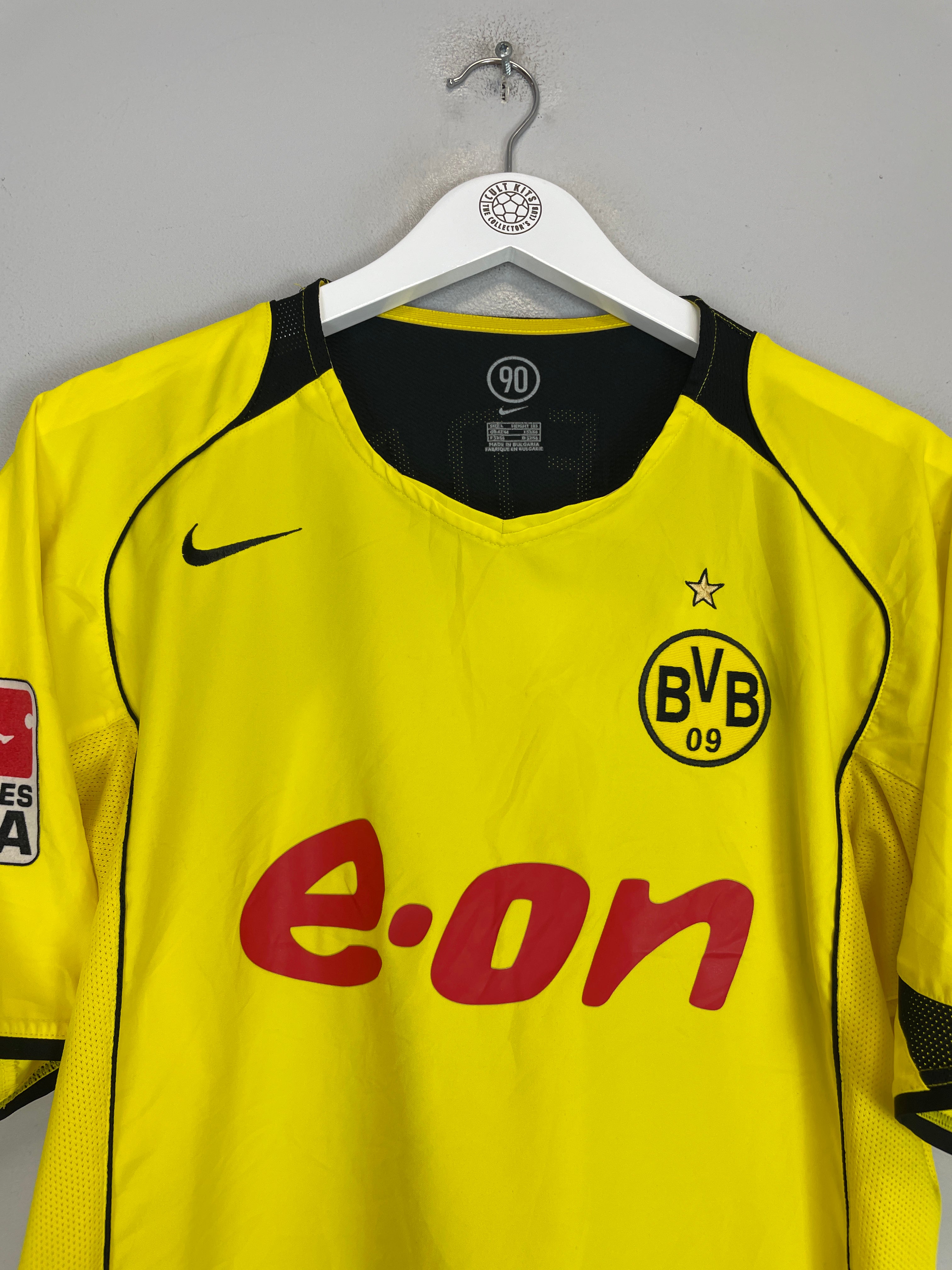 Shop 2004/05 DORTMUND DEDE #17 HOME SHIRT (L) NIKE, classic football shirts, vintage football shirts & retro soccer jerseys at Cult Kits