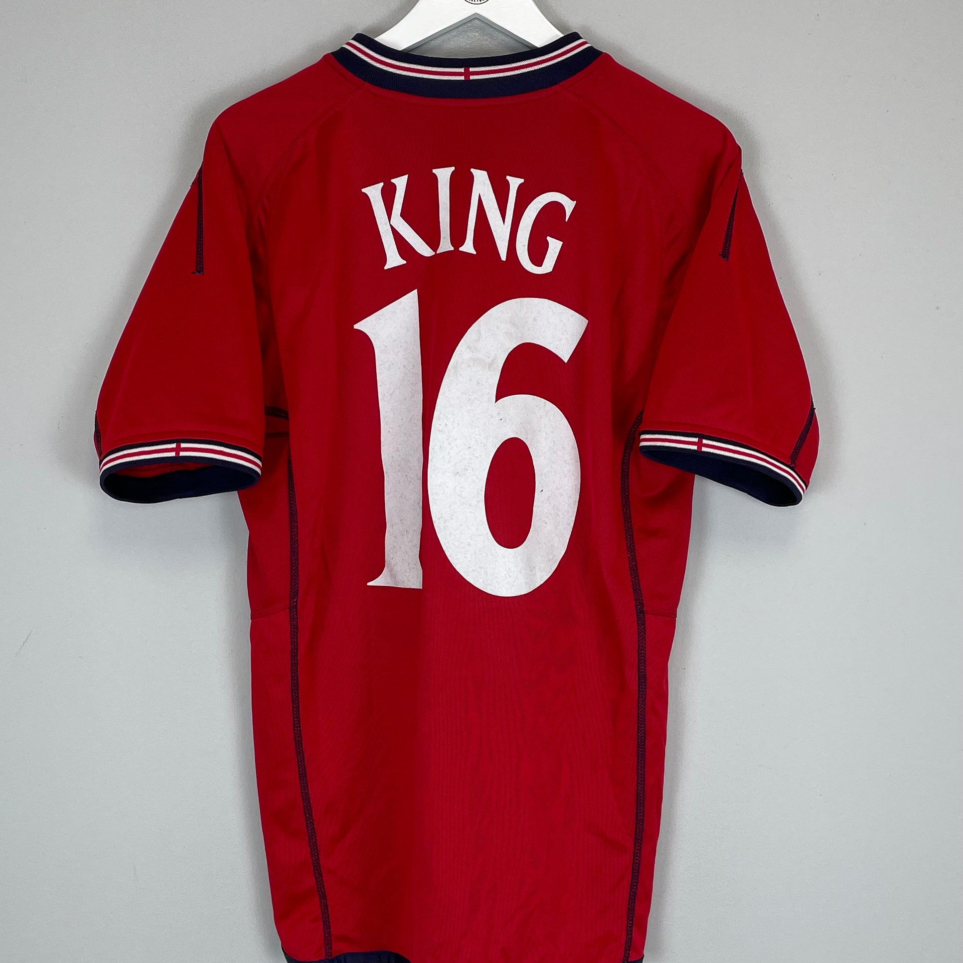 Shop 2002/04 ENGLAND KING #16 AWAY SHIRT (M) UMBRO, classic football shirts, vintage football shirts & retro soccer jerseys at Cult Kits