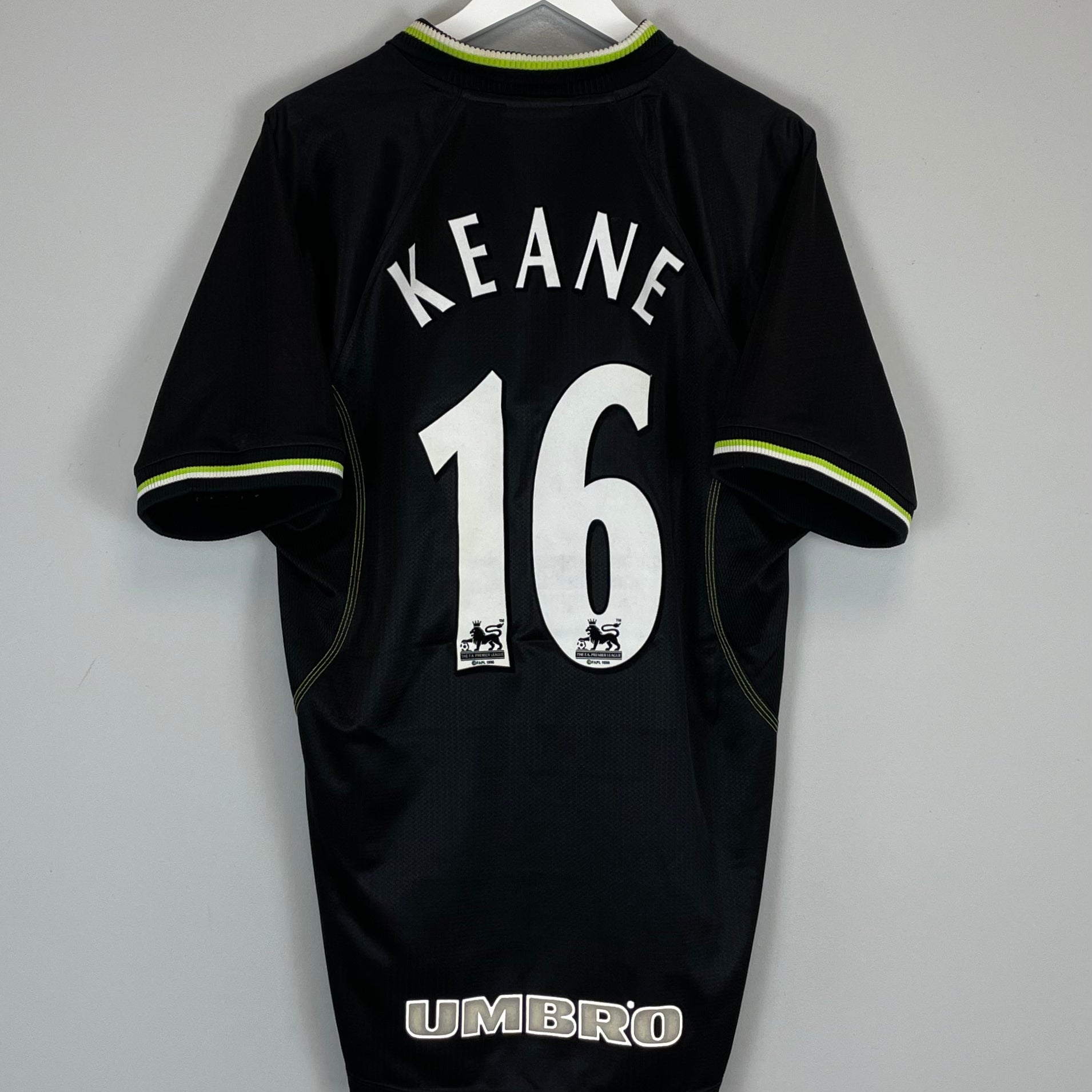 Shop 1998/99 MANCHESTER UNITED KEANE #16 THIRD SHIRT (L) UMBRO, classic football shirts, vintage football shirts & retro soccer jerseys at Cult Kits