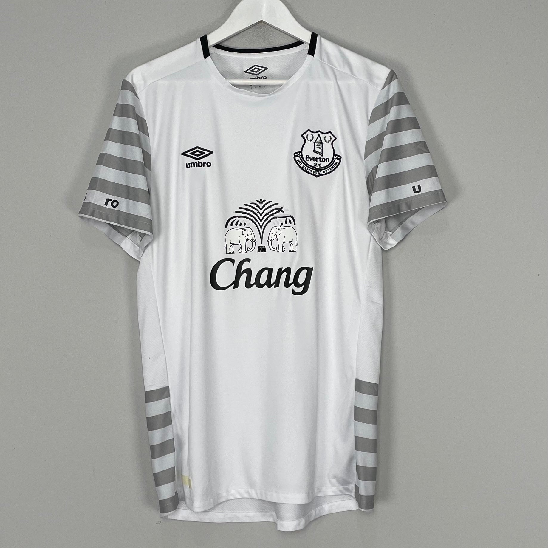 Shop 2015/16 EVERTON AWAY SHIRT (L) UMBRO, classic football shirts, vintage football shirts & retro soccer jerseys at Cult Kits