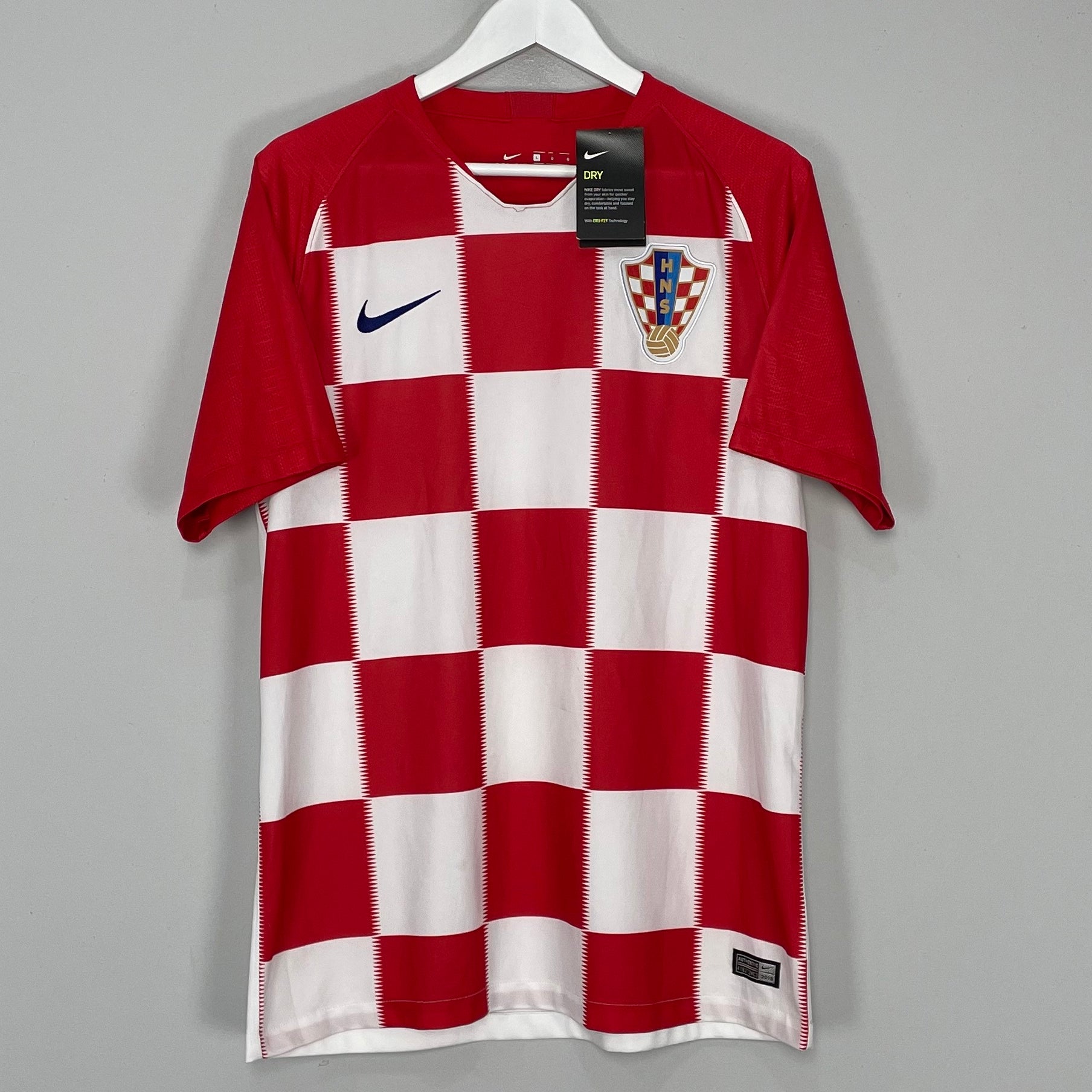 Shop 2018/19 CROATIA *BNWT* HOME SHIRT (L) NIKE, classic football shirts, vintage football shirts & retro soccer jerseys at Cult Kits