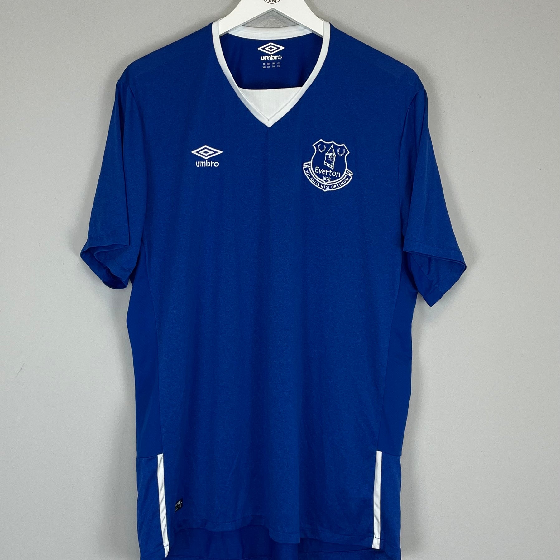 Shop 2015/16 EVERTON HOME SHIRT (XXL) UMBRO, classic football shirts, vintage football shirts & retro soccer jerseys at Cult Kits