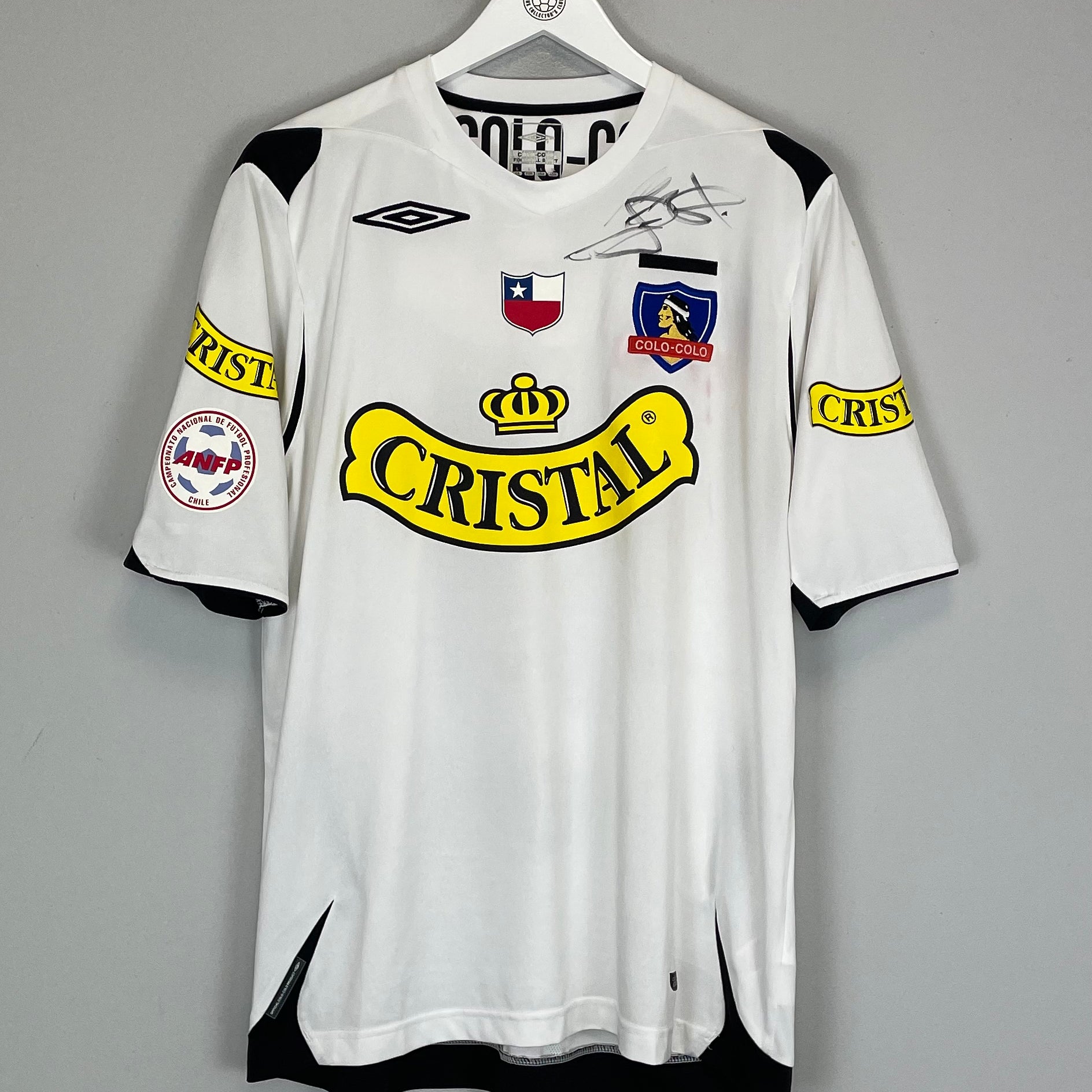 Shop 2008/09 COLO COLO FIERRO #11 *SIGNED* HOME SHIRT (L) UMBRO, classic football shirts, vintage football shirts & retro soccer jerseys at Cult Kits