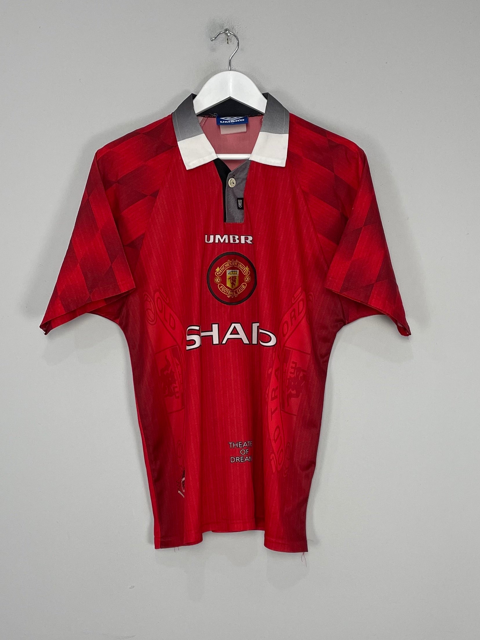 Shop 1996/98 MANCHESTER UNITED CANTONA #7 HOME SHIRT (M) UMBRO, classic football shirts, vintage football shirts & retro soccer jerseys at Cult Kits