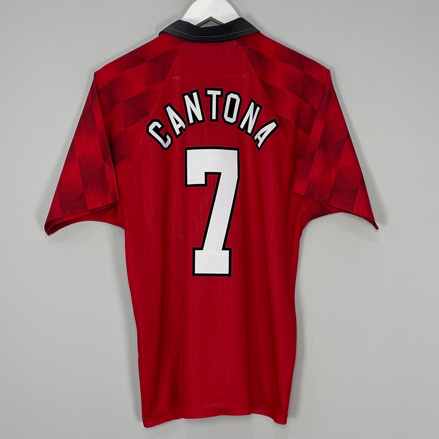 Shop 1996/98 MANCHESTER UNITED CANTONA #7 HOME SHIRT (M) UMBRO, classic football shirts, vintage football shirts & retro soccer jerseys at Cult Kits