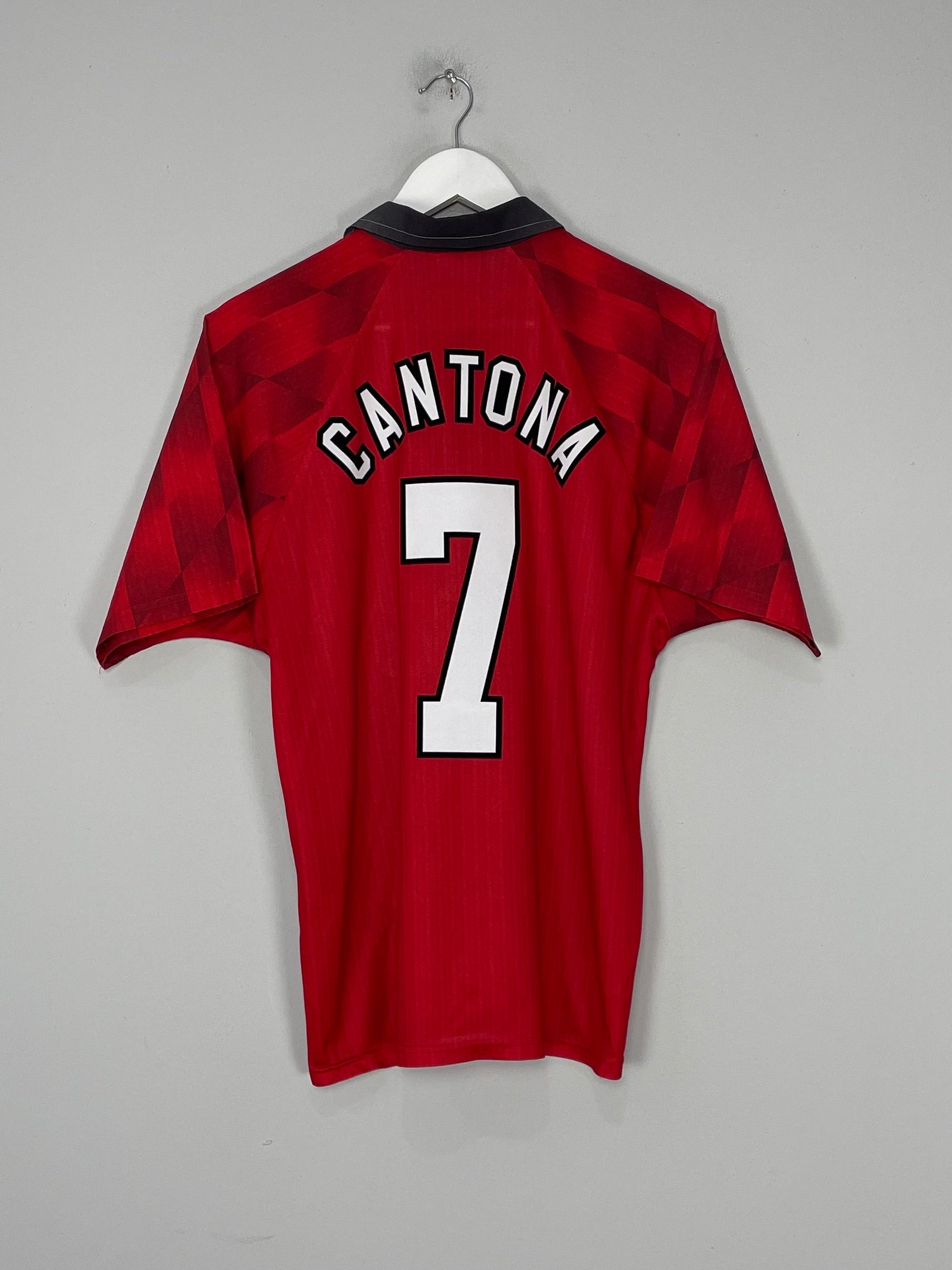 Shop 1996/98 MANCHESTER UNITED CANTONA #7 HOME SHIRT (M) UMBRO, classic football shirts, vintage football shirts & retro soccer jerseys at Cult Kits