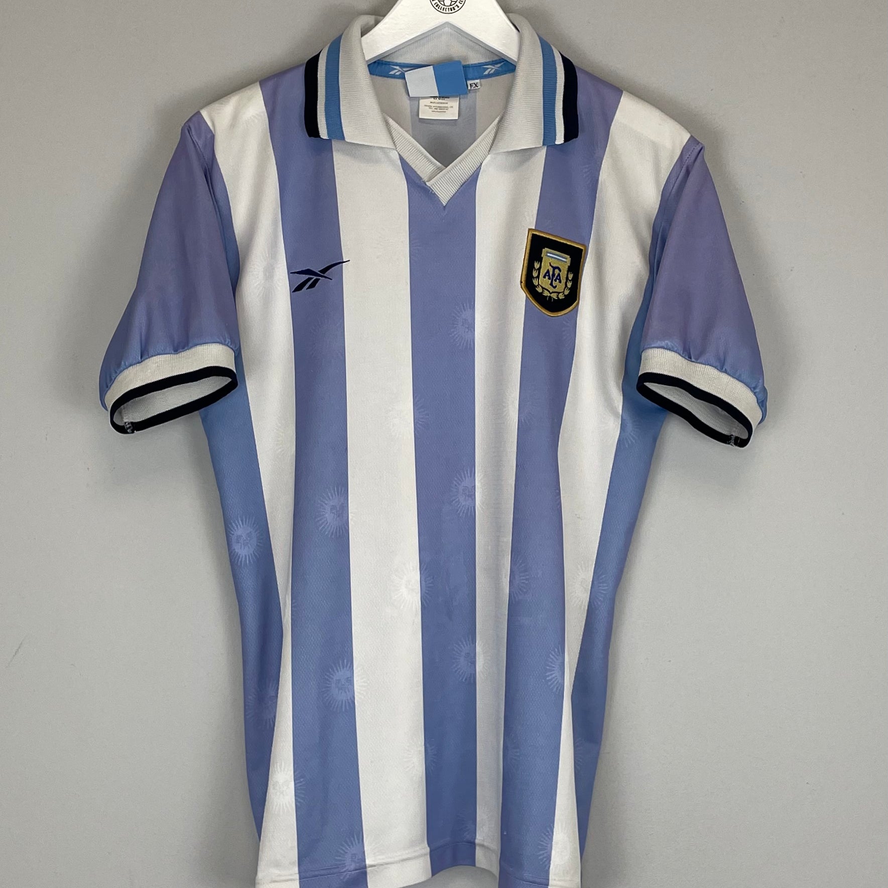 Shop 1999/00 ARGENTINA HOME SHIRT (XL) REEBOK, classic football shirts, vintage football shirts & retro soccer jerseys at Cult Kits