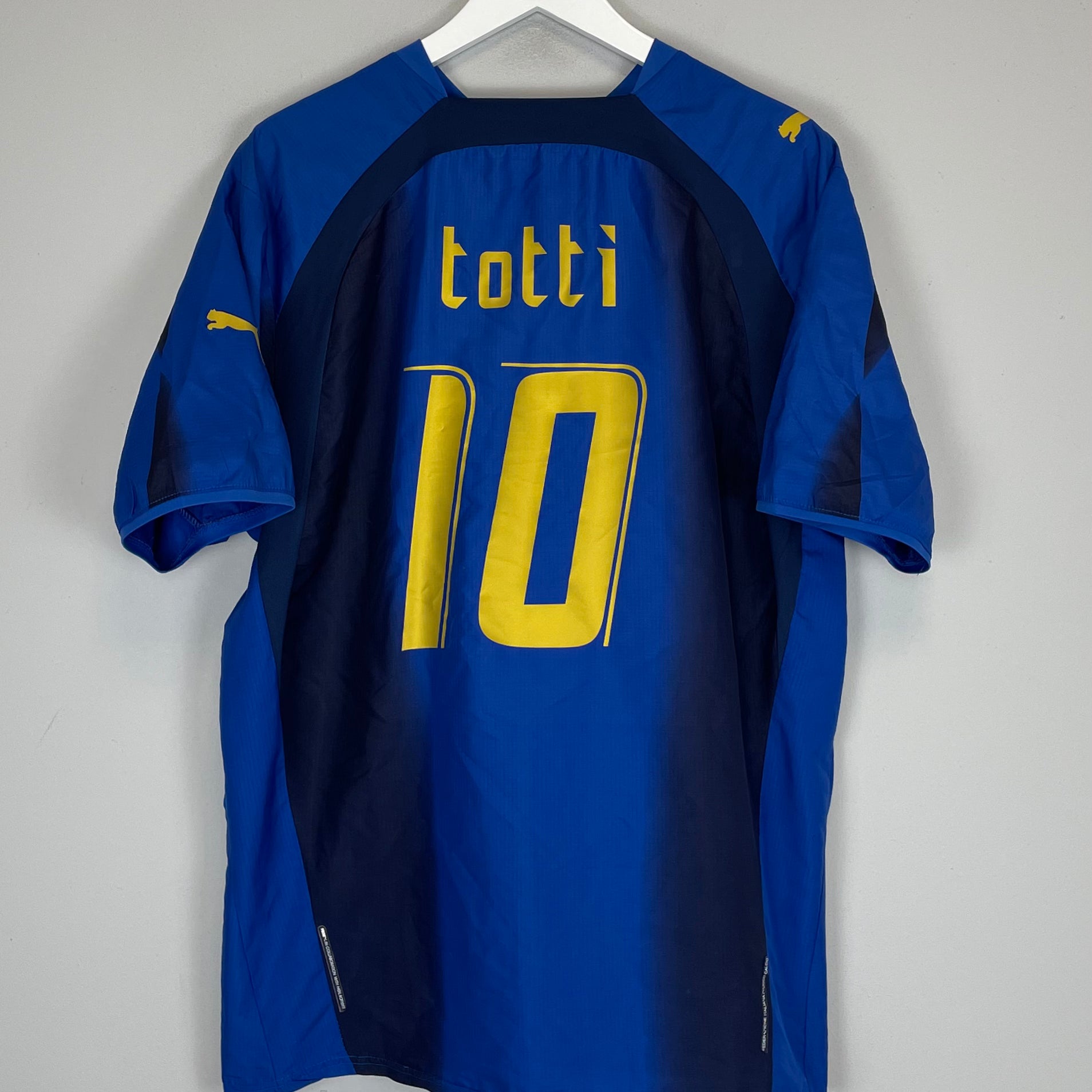 Shop 2006/07 ITALY TOTTI #10 HOME SHIRT (XL) PUMA, classic football shirts, vintage football shirts & retro soccer jerseys at Cult Kits