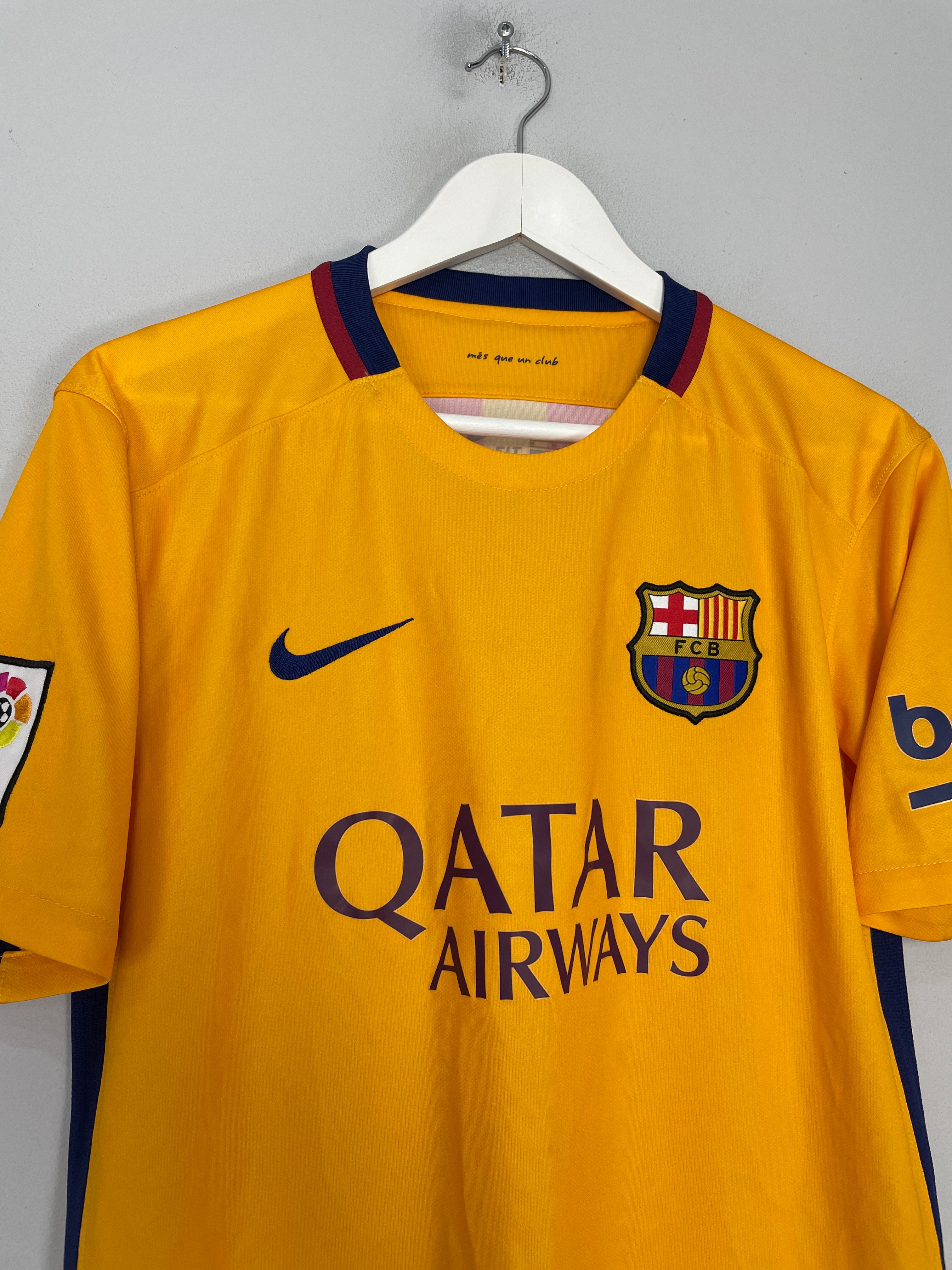 Shop 2015/16 BARCELONA MESSI #10 AWAY SHIRT (M) NIKE, classic football shirts, vintage football shirts & retro soccer jerseys at Cult Kits