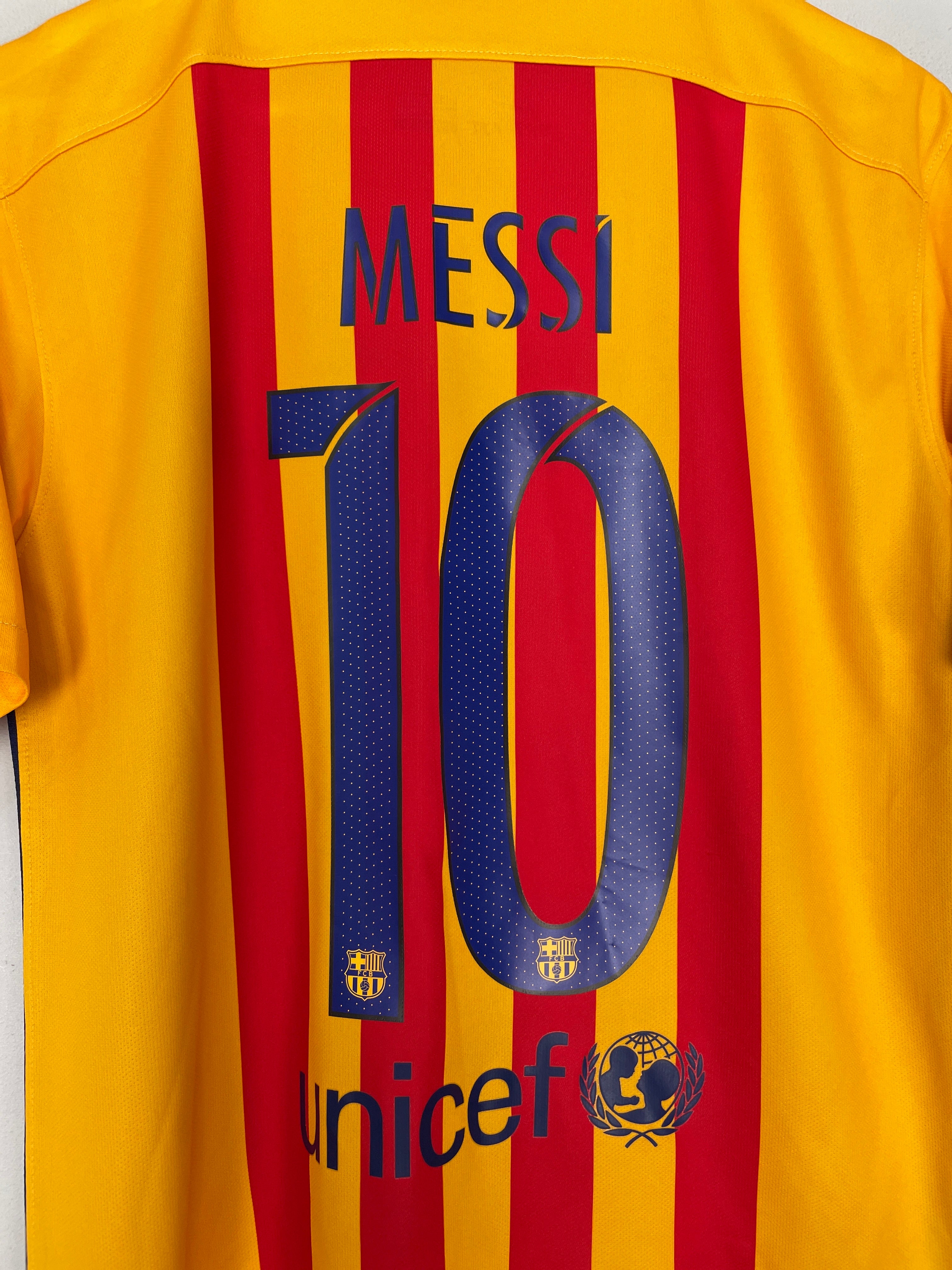 Shop 2015/16 BARCELONA MESSI #10 AWAY SHIRT (M) NIKE, classic football shirts, vintage football shirts & retro soccer jerseys at Cult Kits