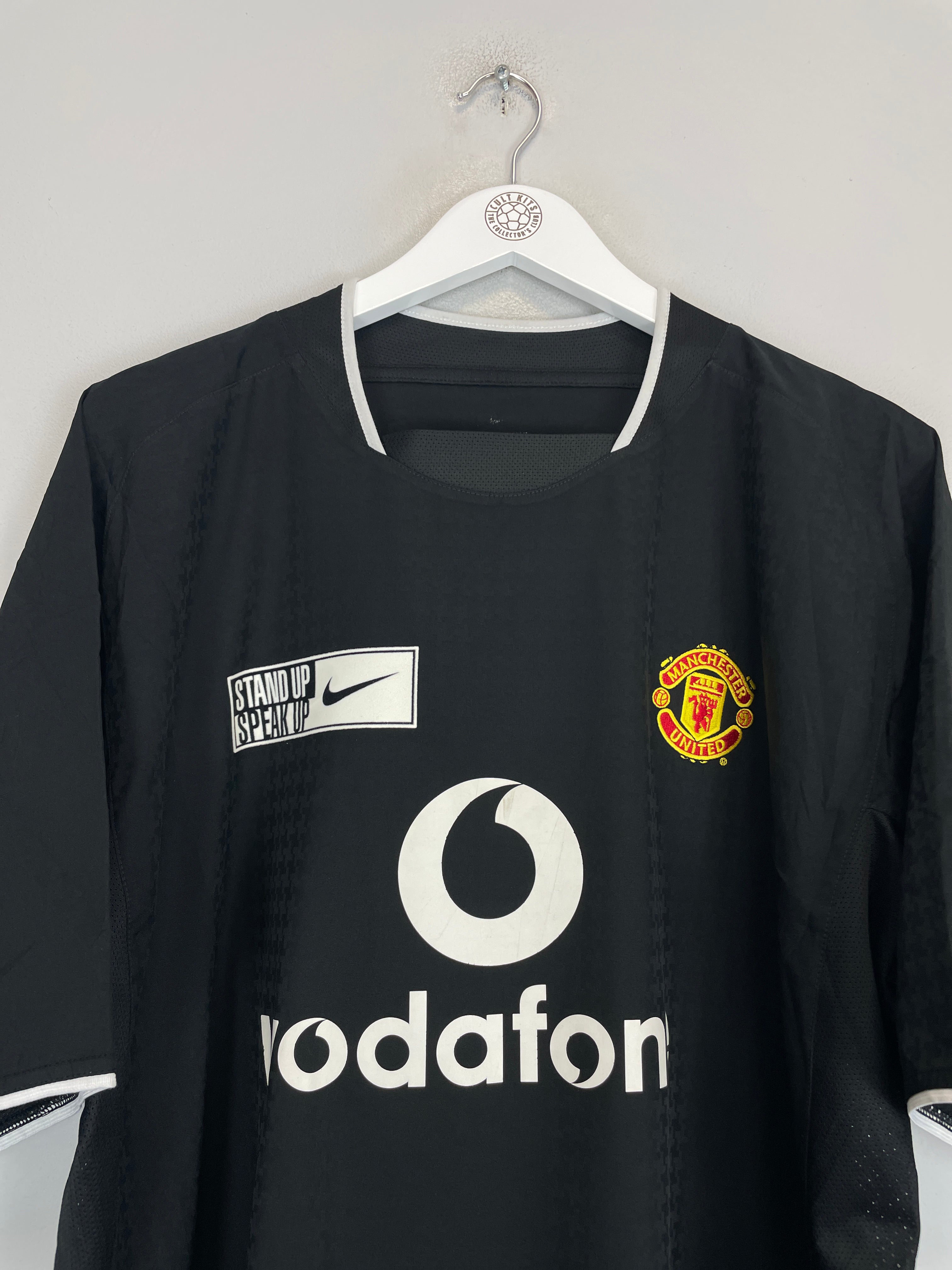 Shop 2003/05 MANCHESTER UNITED KEANE #16 *STAND UP TO RACISM* AWAY SHIRT (XL) NIKE, classic football shirts, vintage football shirts & retro soccer jerseys at Cult Kits