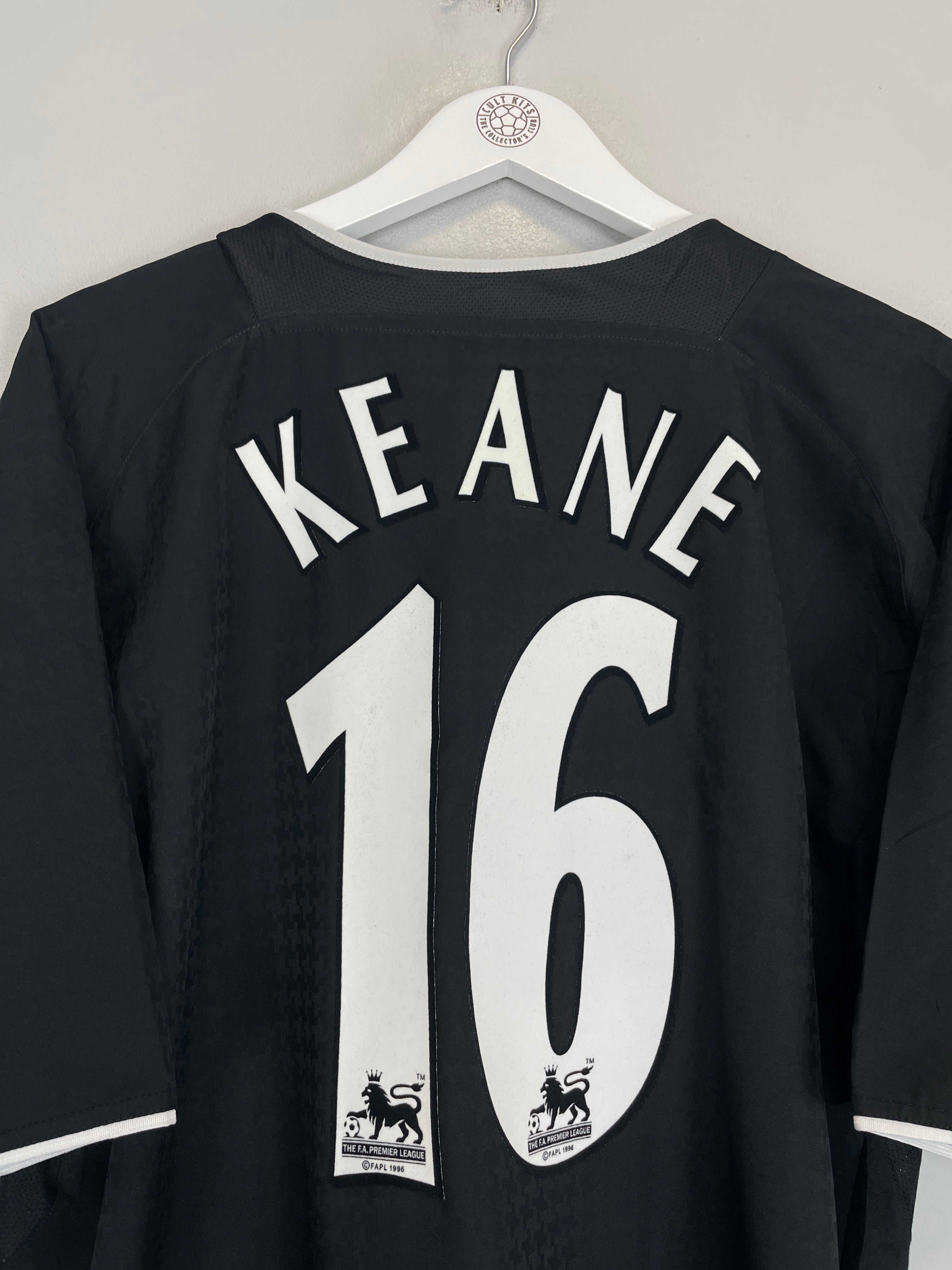 Shop 2003/05 MANCHESTER UNITED KEANE #16 *STAND UP TO RACISM* AWAY SHIRT (XL) NIKE, classic football shirts, vintage football shirts & retro soccer jerseys at Cult Kits