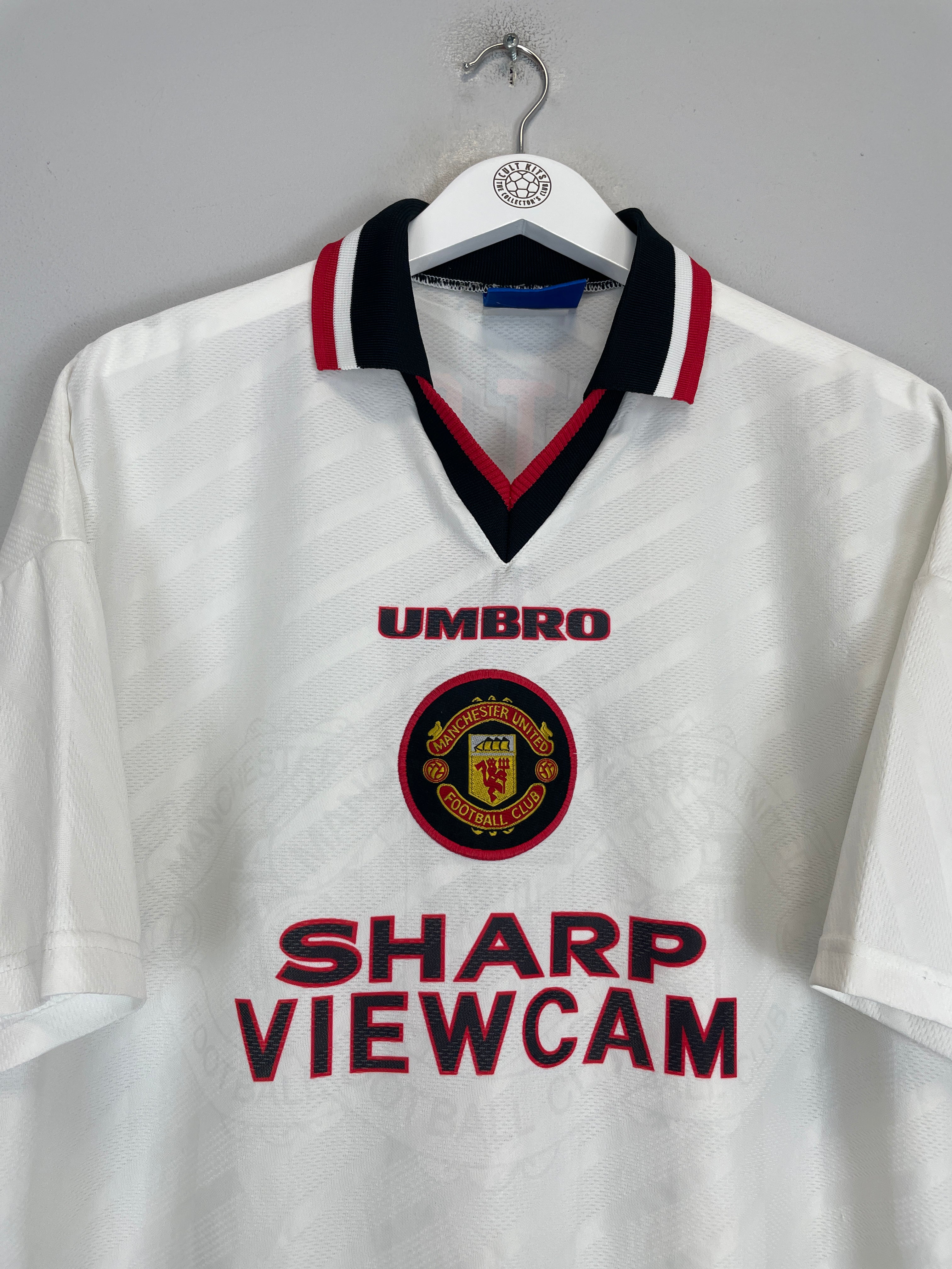 Shop 1996/97 MANCHESTER UNITED CANTONA #7 AWAY SHIRT (XL) UMBRO, classic football shirts, vintage football shirts & retro soccer jerseys at Cult Kits