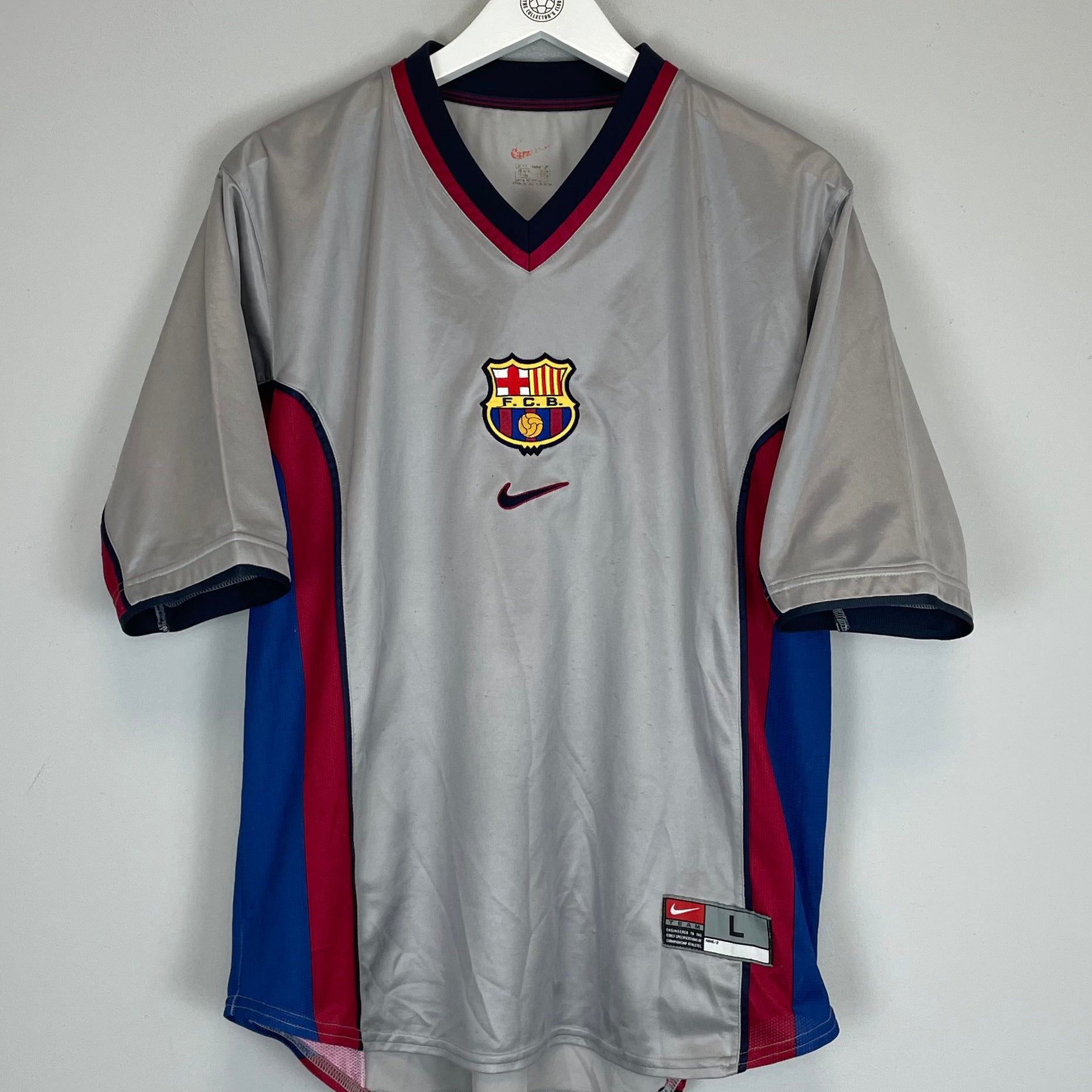 Shop 1999/01 BARCELONA AWAY SHIRT (L) NIKE, classic football shirts, vintage football shirts & retro soccer jerseys at Cult Kits