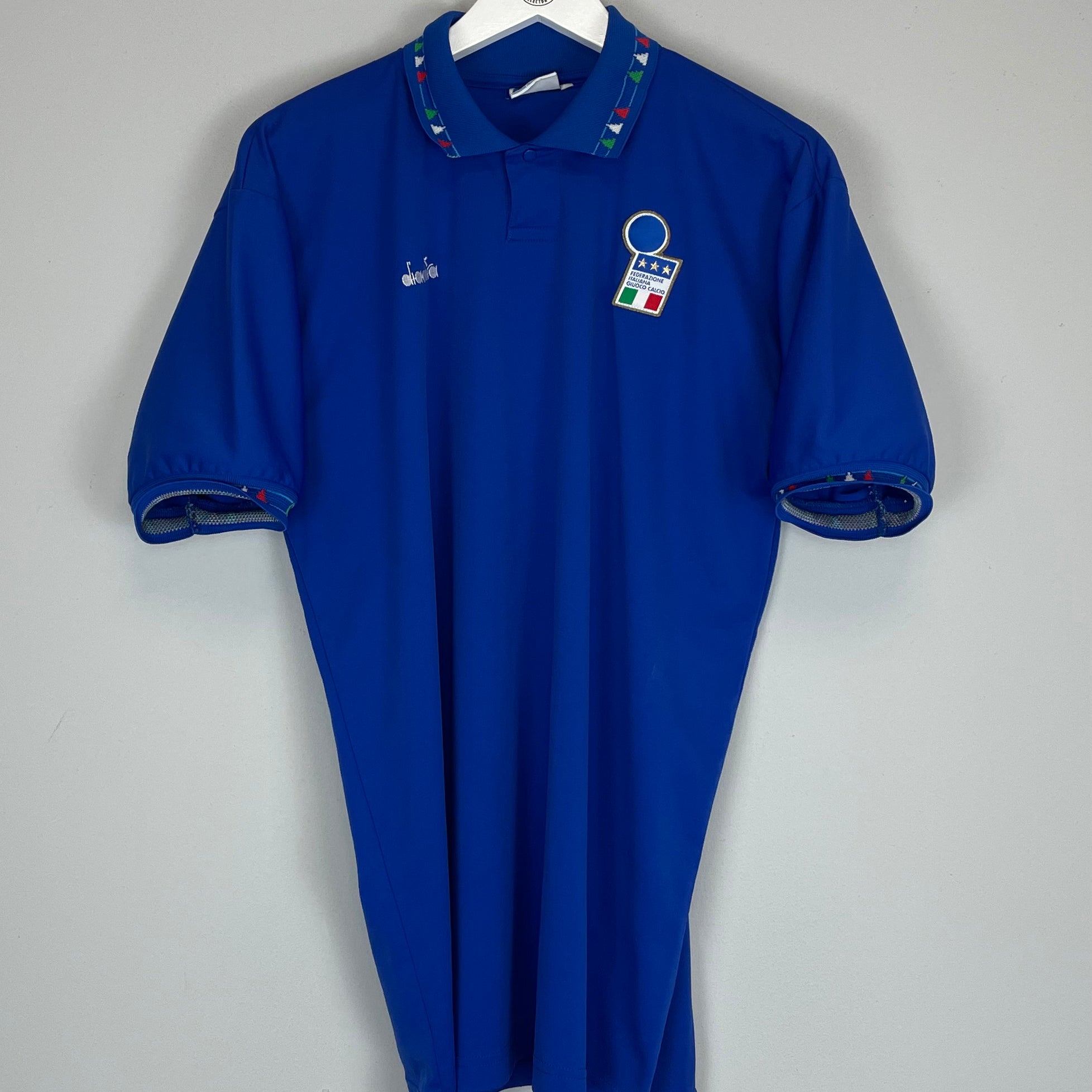 Shop 1992/93 ITALY HOME SHIRT (XL) DIADORA, classic football shirts, vintage football shirts & retro soccer jerseys at Cult Kits
