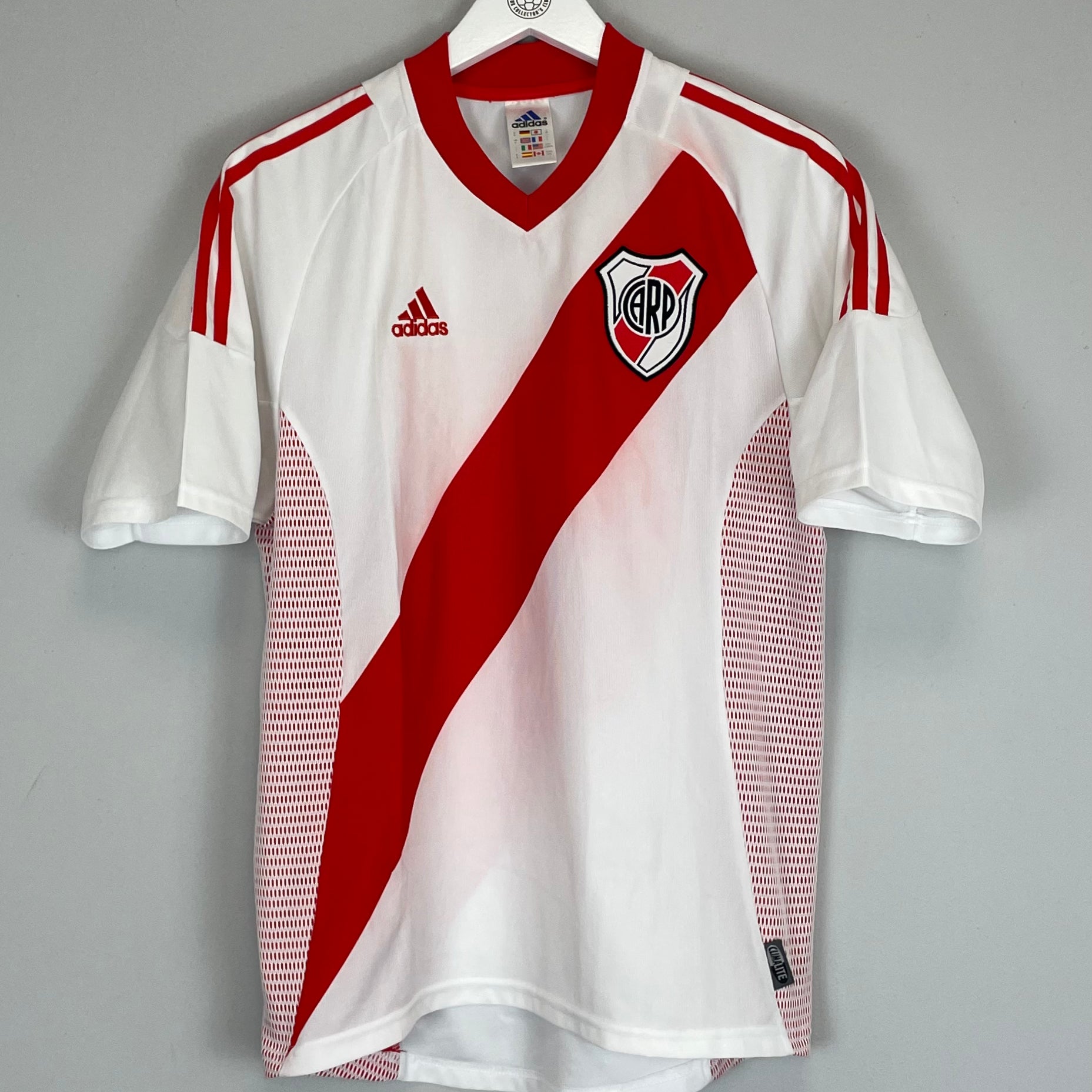 Shop 2002/03 RIVER PLATE HOME SHIRT (S) ADIDAS, classic football shirts, vintage football shirts & retro soccer jerseys at Cult Kits