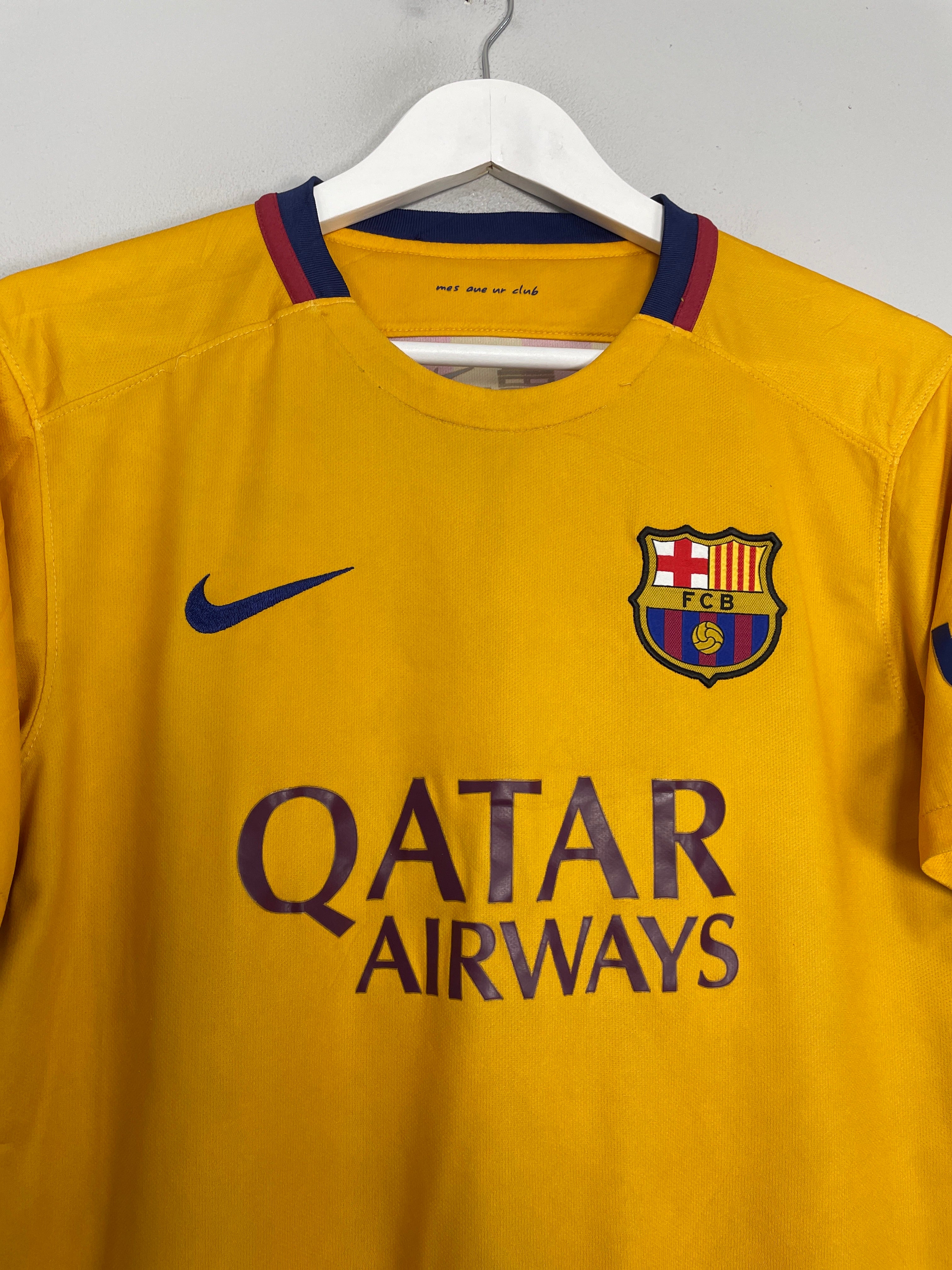 Shop 2015/16 BARCELONA MESSI #10 AWAY SHIRT (M) NIKE, classic football shirts, vintage football shirts & retro soccer jerseys at Cult Kits