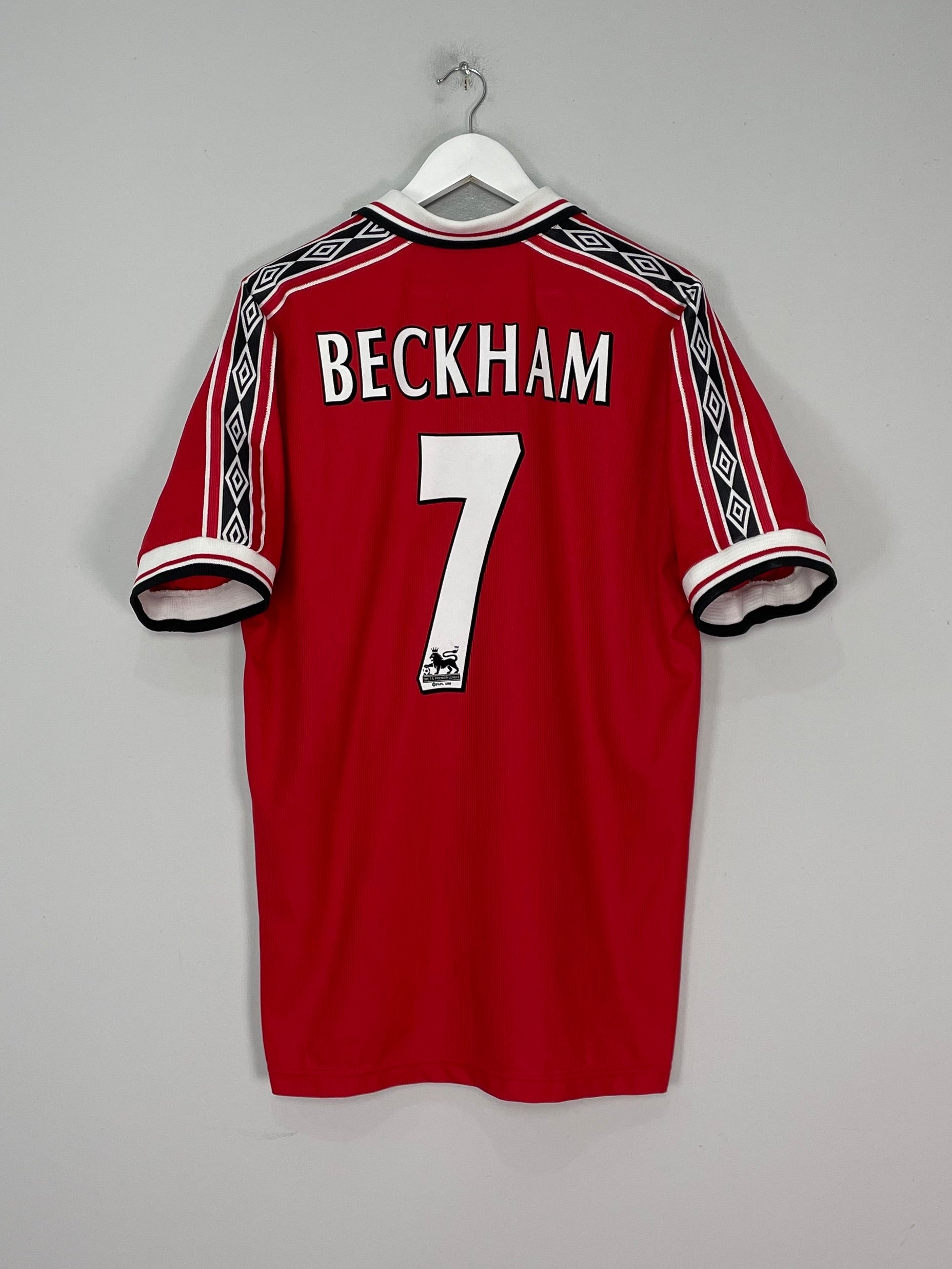 Shop 1998/00 MANCHESTER UNITED BECKHAM #7 HOME SHIRT (XL) UMBRO, classic football shirts, vintage football shirts & retro soccer jerseys at Cult Kits