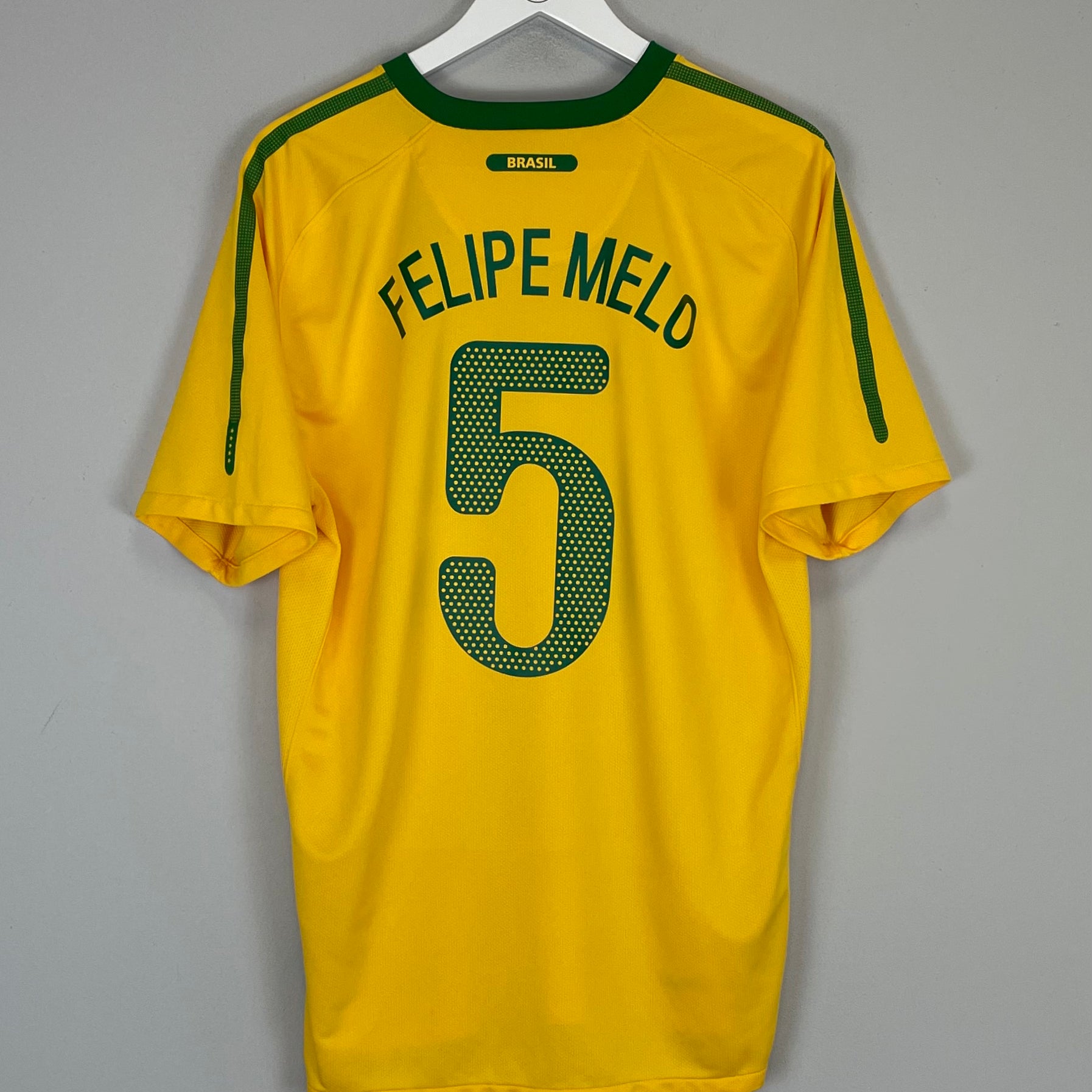Shop 2010/11 BRAZIL FELIPE MELO #5 HOME SHIRT (L) NIKE, classic football shirts, vintage football shirts & retro soccer jerseys at Cult Kits