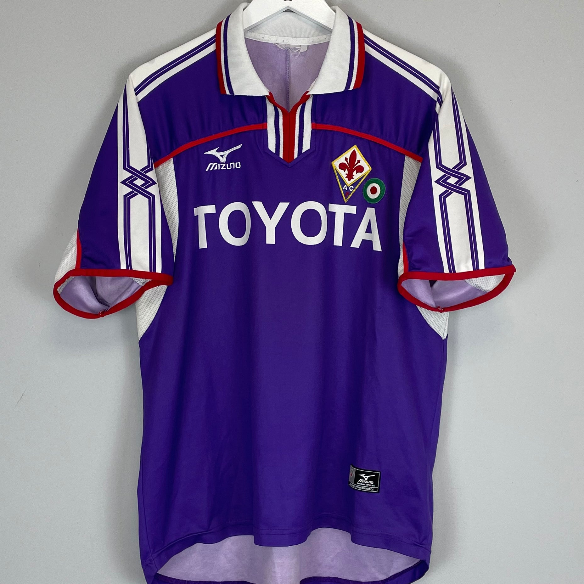 Shop 2001/02 FIORENTINA HOME SHIRT (L) MIZUNO, classic football shirts, vintage football shirts & retro soccer jerseys at Cult Kits