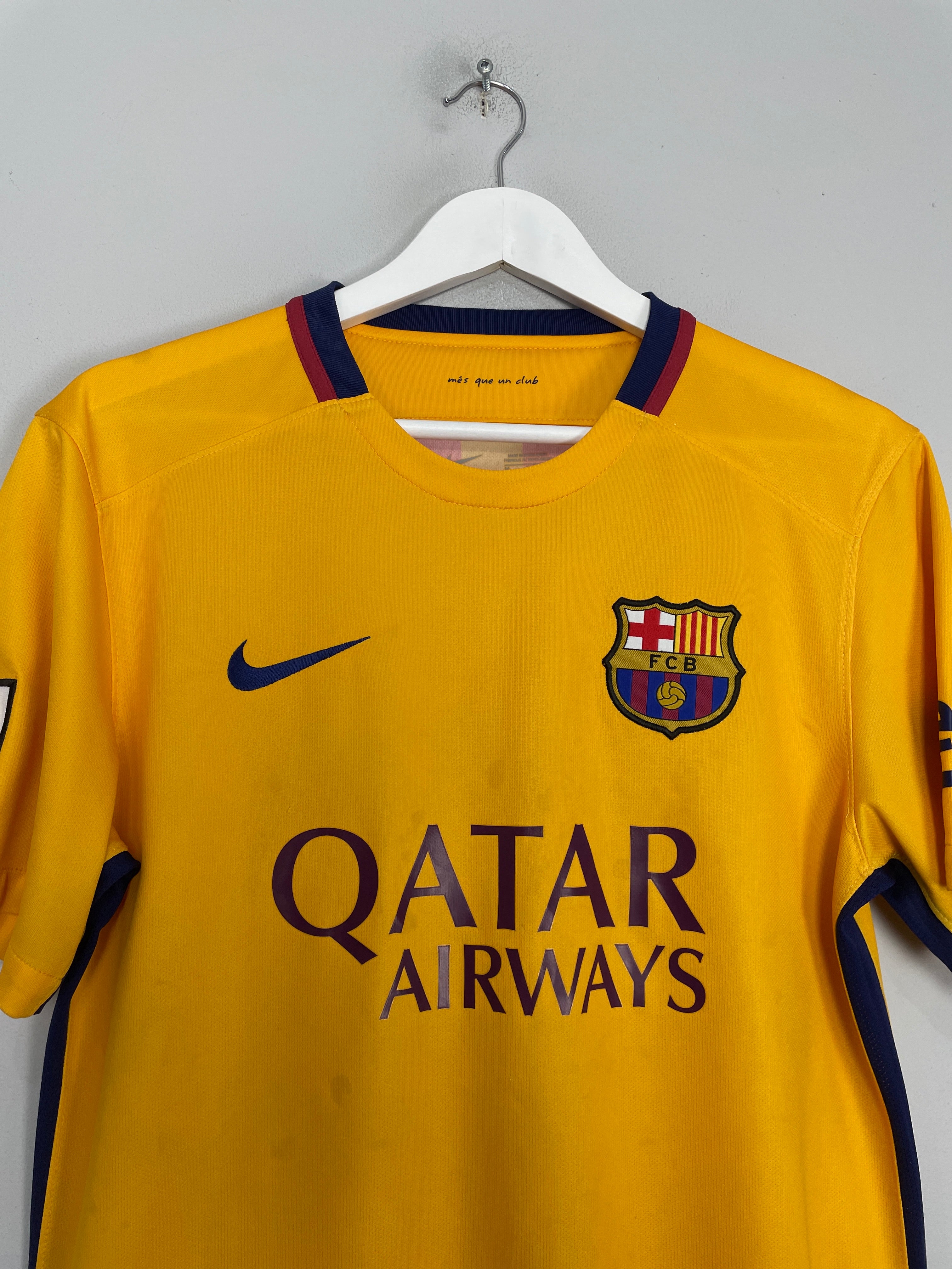 Shop 2015/16 BARCELONA MESSI #10 AWAY SHIRT (M) NIKE, classic football shirts, vintage football shirts & retro soccer jerseys at Cult Kits