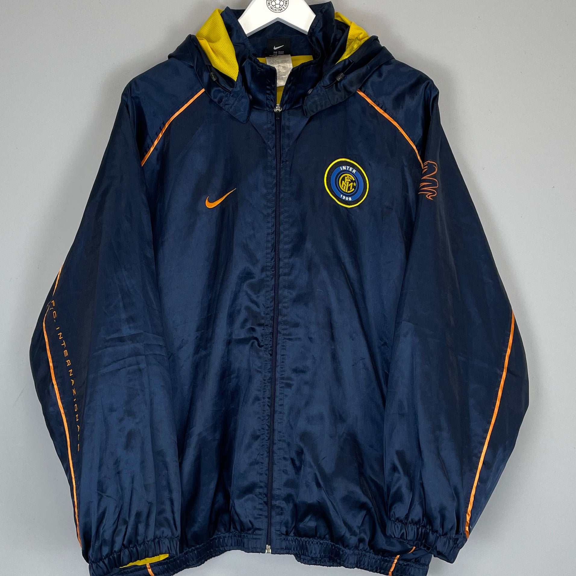 Shop 2001/02 INTER MILAN TRACK JACKET (L) NIKE, classic football shirts, vintage football shirts & retro soccer jerseys at Cult Kits