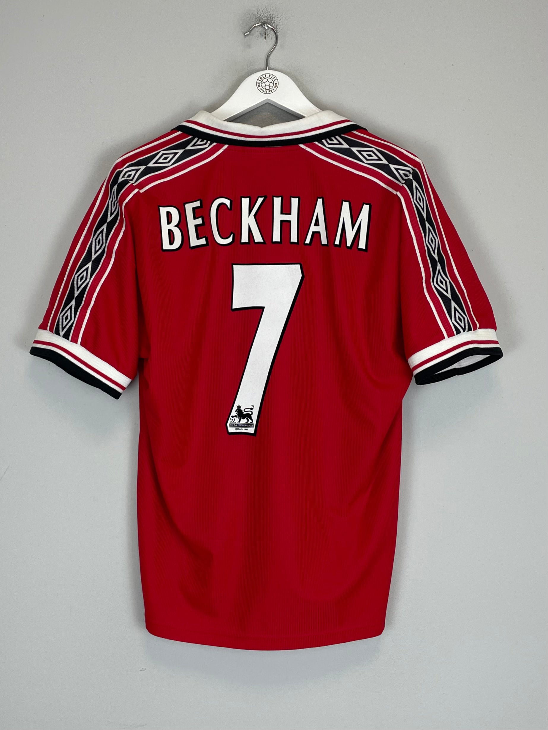 Shop 1998/99 MANCHESTER UNITED BECKHAM #7 HOME SHIRT (M) UMBRO, classic football shirts, vintage football shirts & retro soccer jerseys at Cult Kits