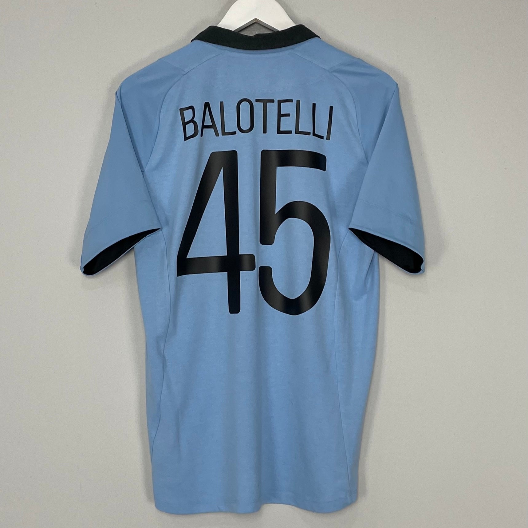 Shop 2012/13 MANCHESTER CITY BALOTELLI #45 HOME SHIRT (M) UMBRO, classic football shirts, vintage football shirts & retro soccer jerseys at Cult Kits