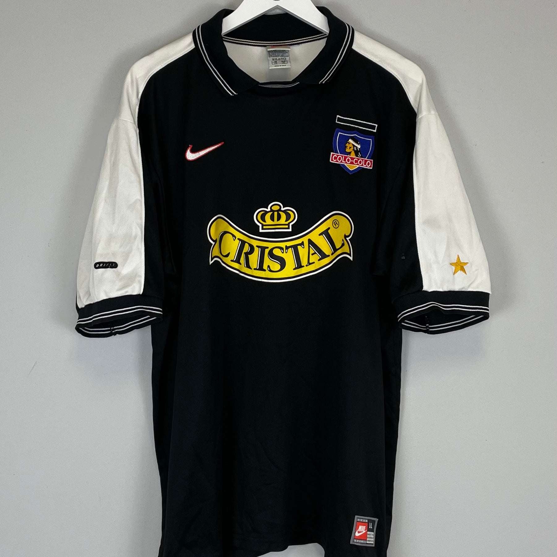 Shop 1999/00 COLO COLO AWAY SHIRT (L/XL) NIKE, classic football shirts, vintage football shirts & retro soccer jerseys at Cult Kits