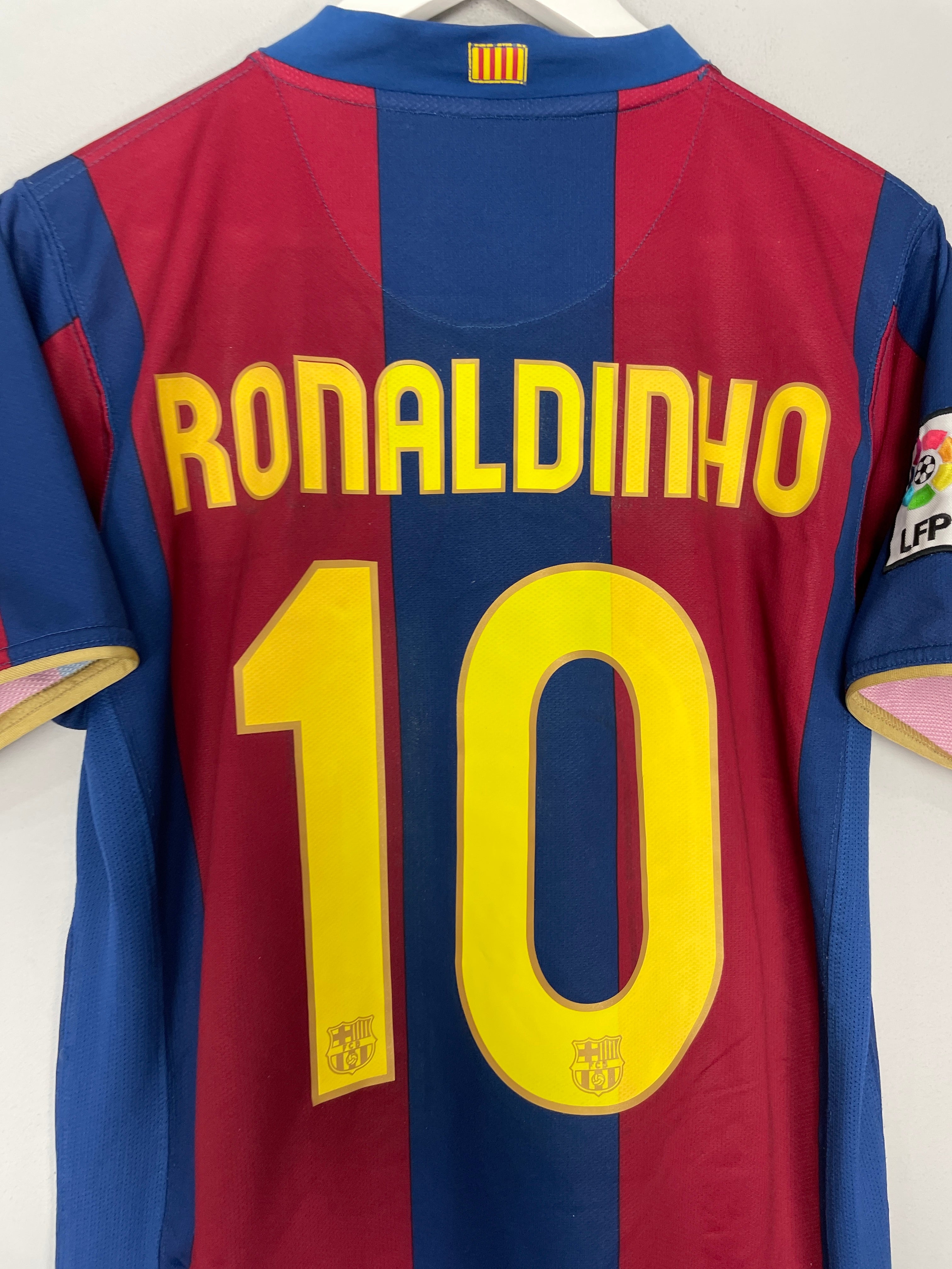 Shop 2007/08 BARCELONA RONALDINHO #10 HOME SHIRT (M) NIKE, classic football shirts, vintage football shirts & retro soccer jerseys at Cult Kits