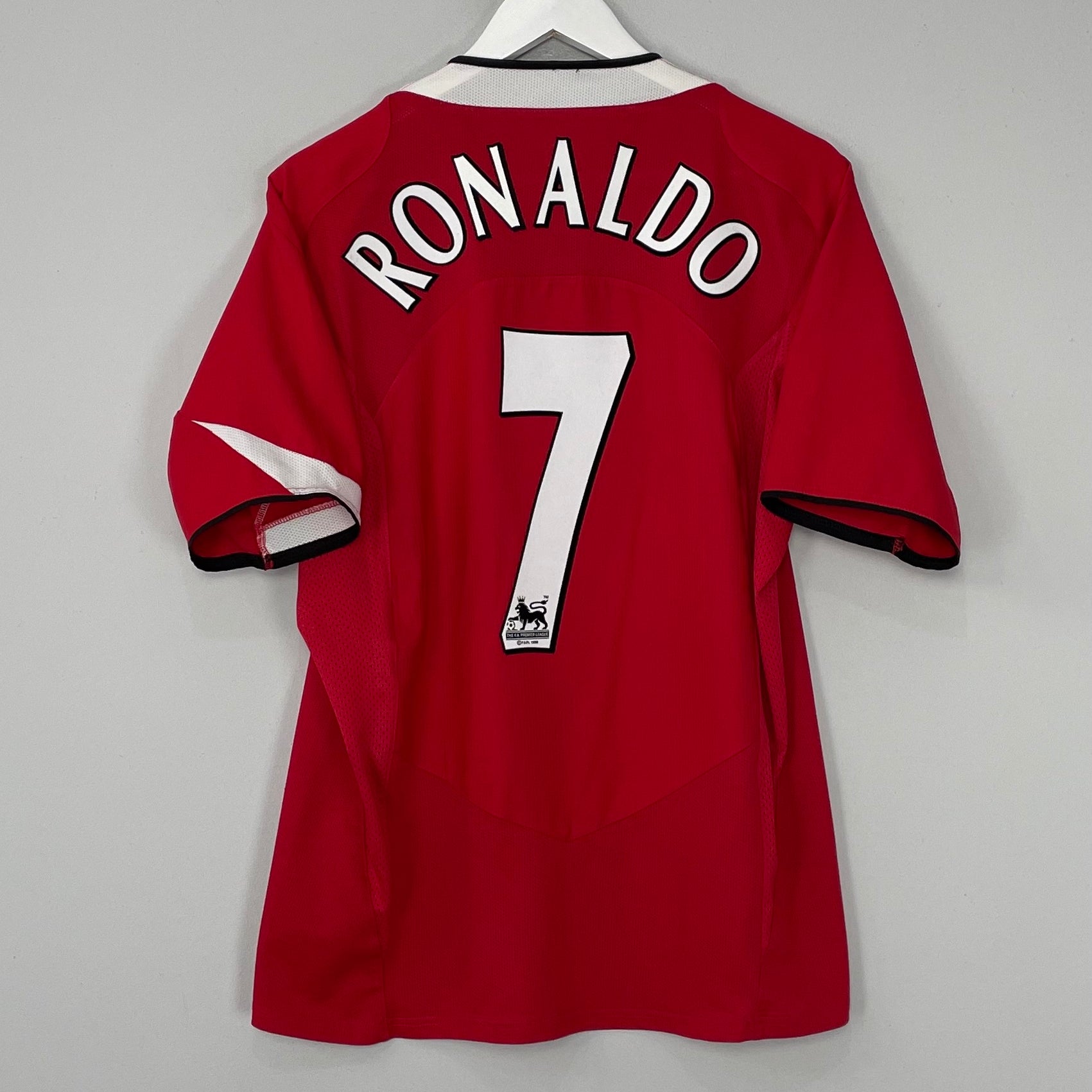 Shop 2004/06 MANCHESTER UNITED RONALDO #7 HOME SHIRT (L) NIKE, classic football shirts, vintage football shirts & retro soccer jerseys at Cult Kits