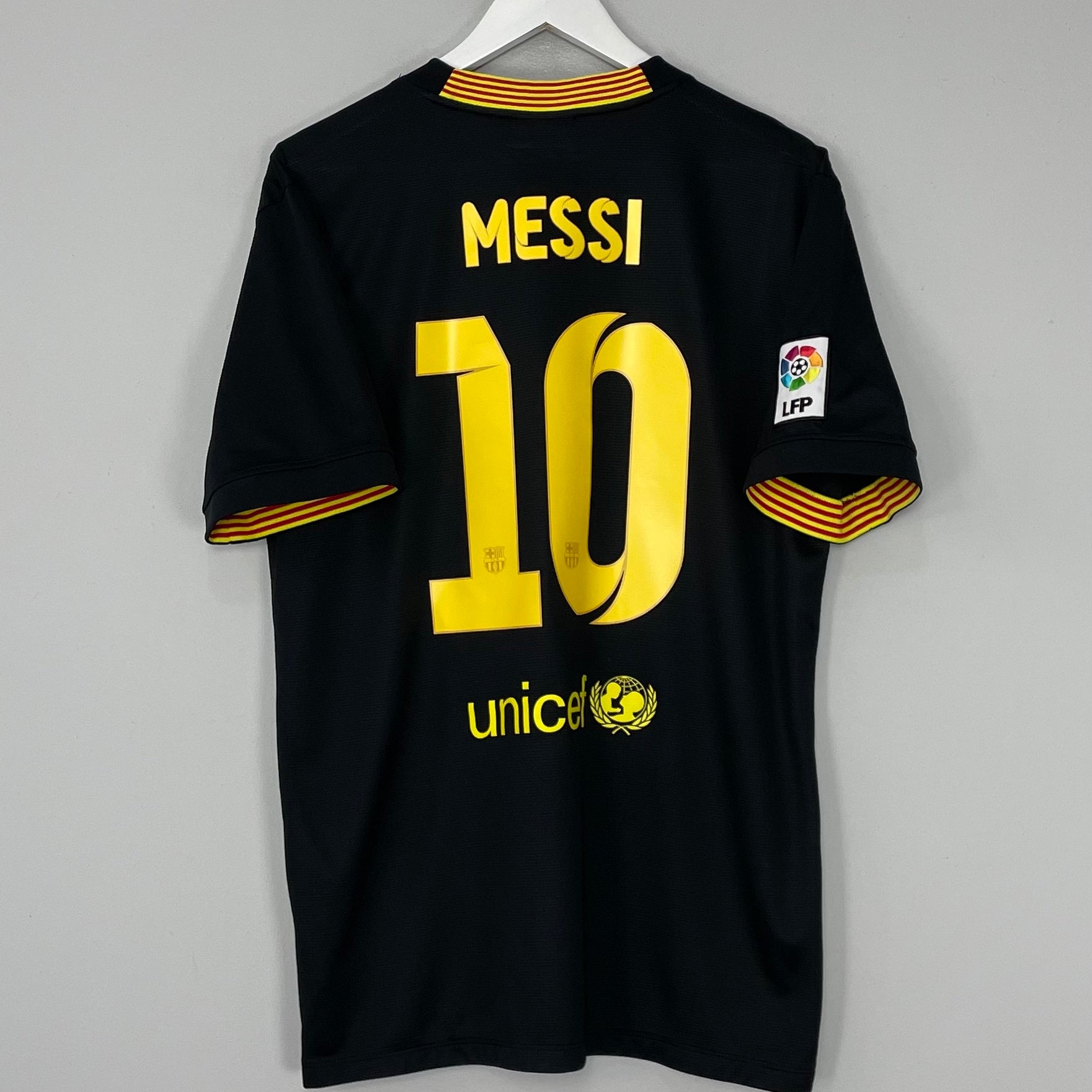 Shop 2013/14 BARCELONA MESSI #10 THIRD SHIRT (L) NIKE, classic football shirts, vintage football shirts & retro soccer jerseys at Cult Kits