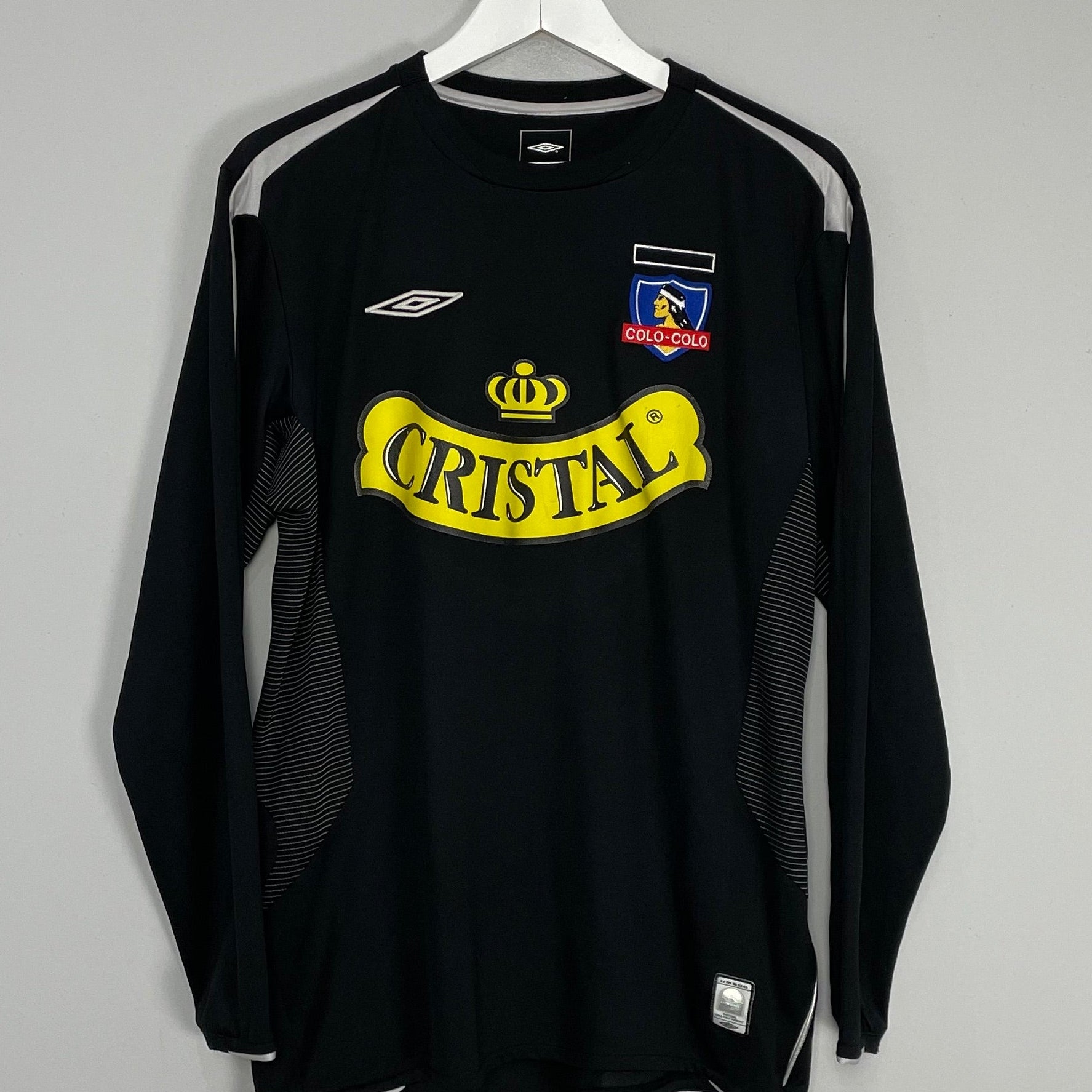 Shop 2006/07 COLO COLO MACNELLY #10 L/S AWAY SHIRT (L) UMBRO, classic football shirts, vintage football shirts & retro soccer jerseys at Cult Kits