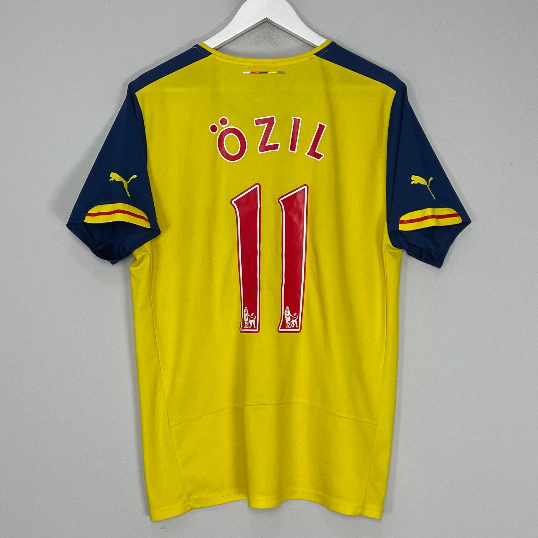 Shop 2014/15 ARSENAL OZIL #11 AWAY SHIRT (L) PUMA, classic football shirts, vintage football shirts & retro soccer jerseys at Cult Kits