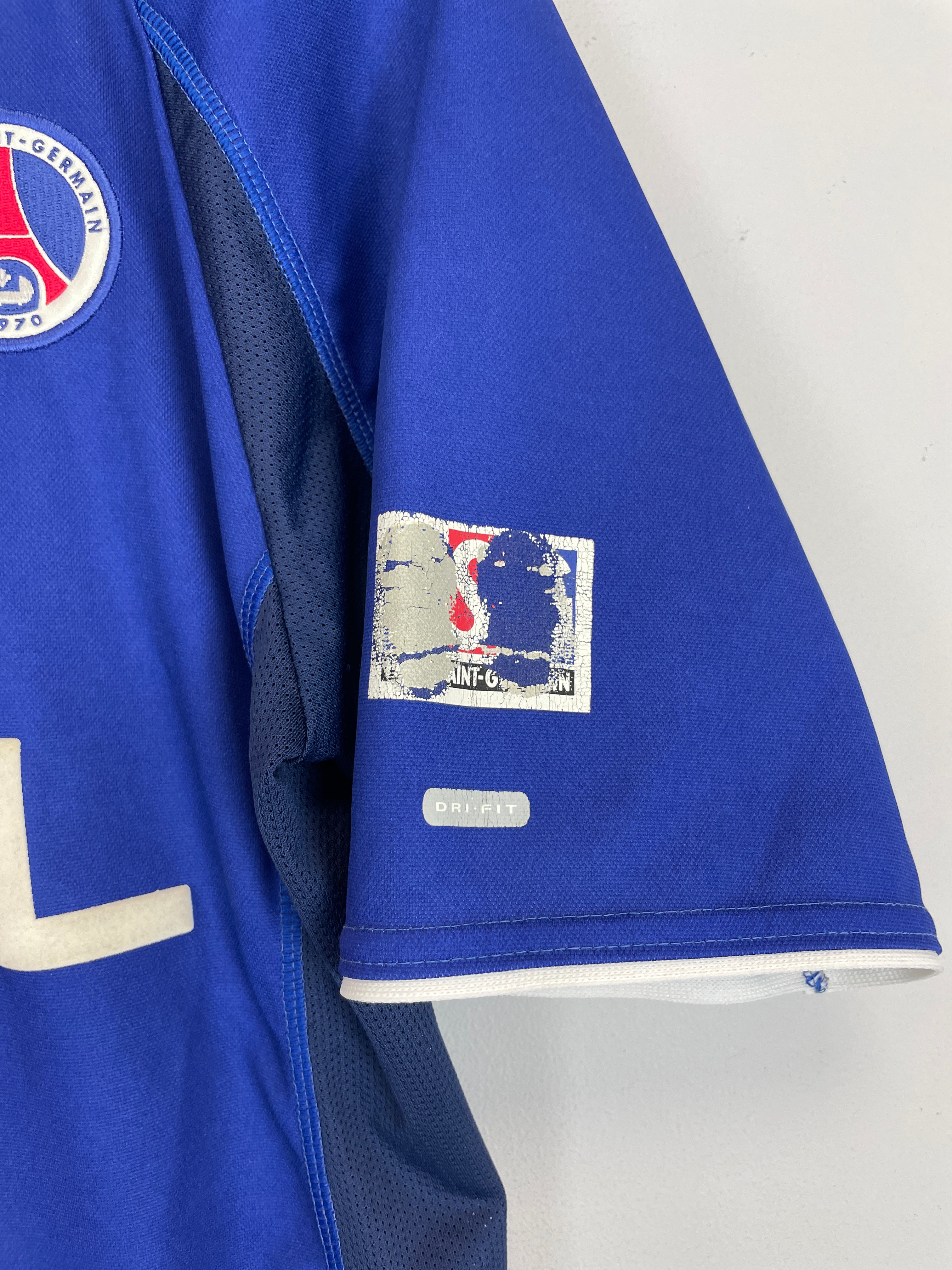 Shop 2000/01 PSG HOME SHIRT (M) NIKE, classic football shirts, vintage football shirts & retro soccer jerseys at Cult Kits