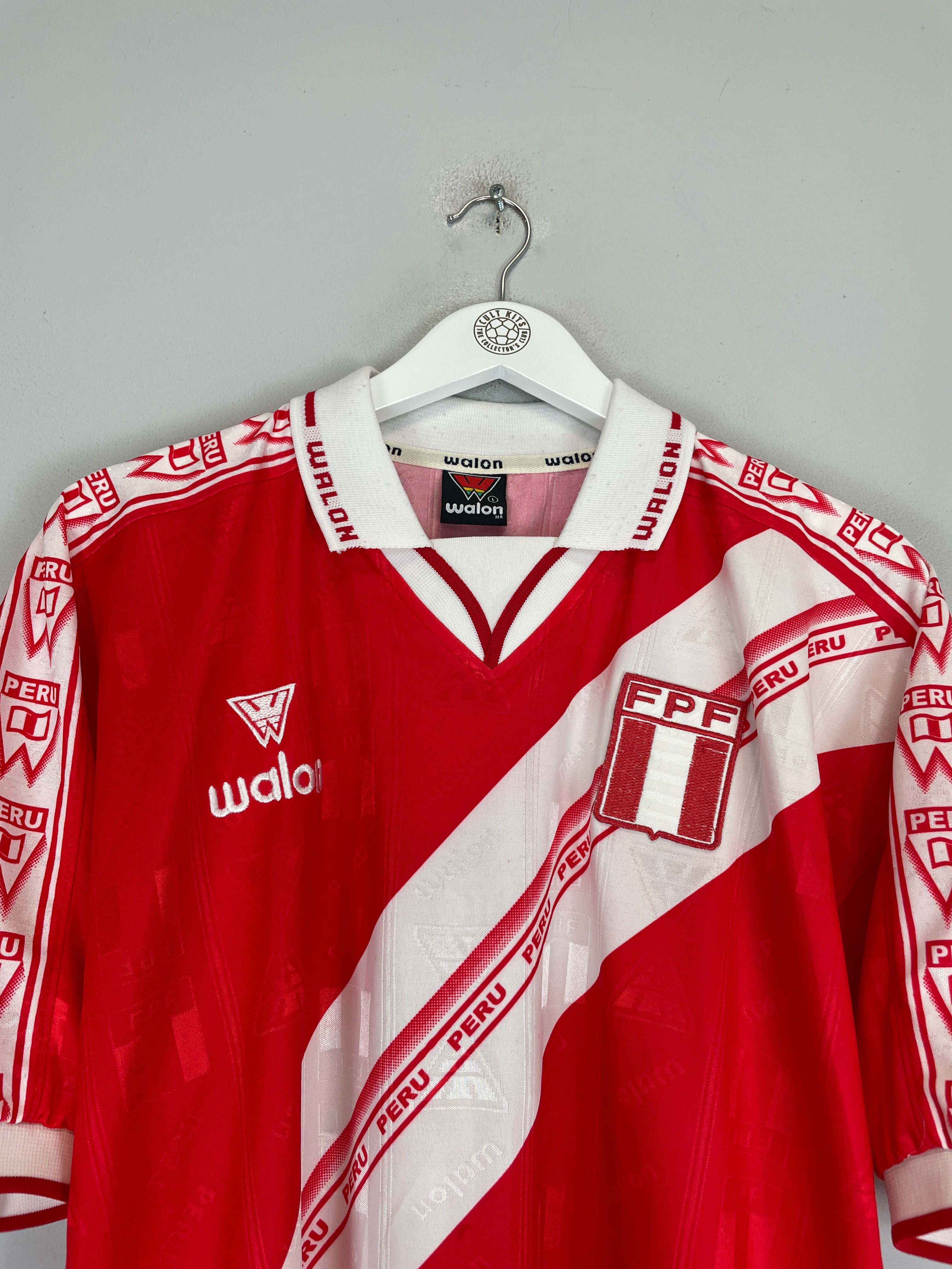 Shop 2000/02 PERU #6 AWAY SHIRT (L) WALON, classic football shirts, vintage football shirts & retro soccer jerseys at Cult Kits